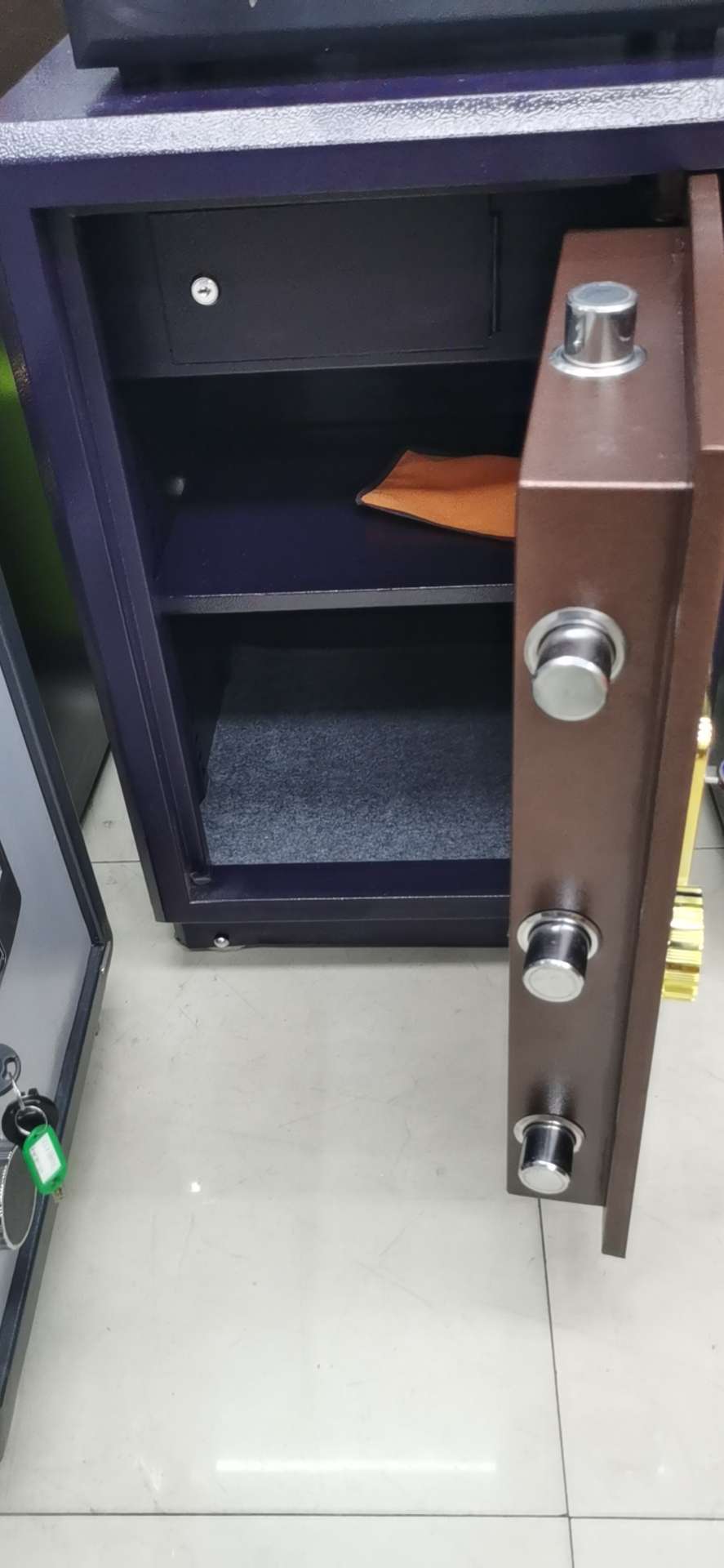 保险柜、防盗柜实物图