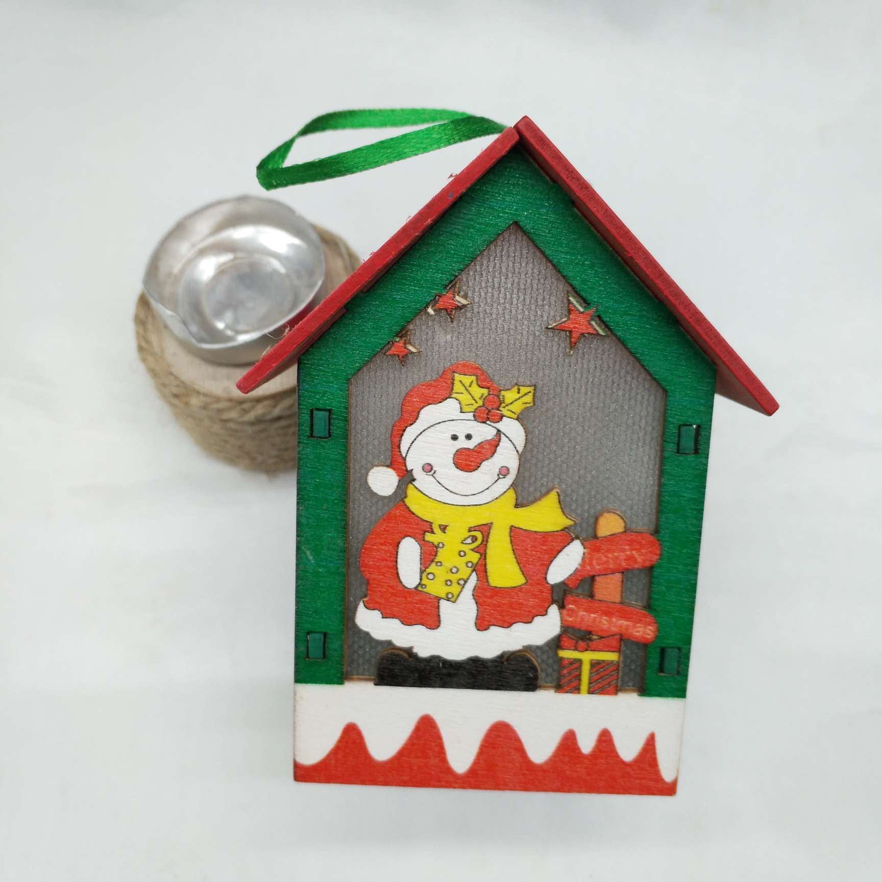 Wooden Christmas pendants for houses with lights and decorative accessories Item Picture
