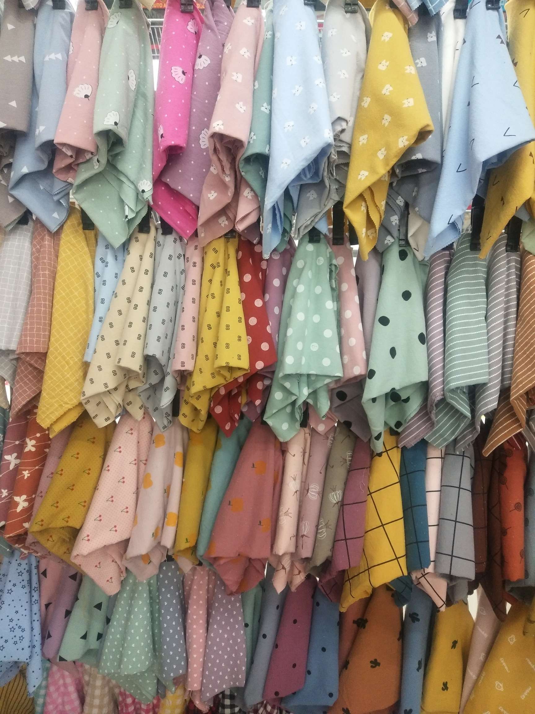 All-cotton washable fabric is suitable for making children's clothing as well as shoes and hats