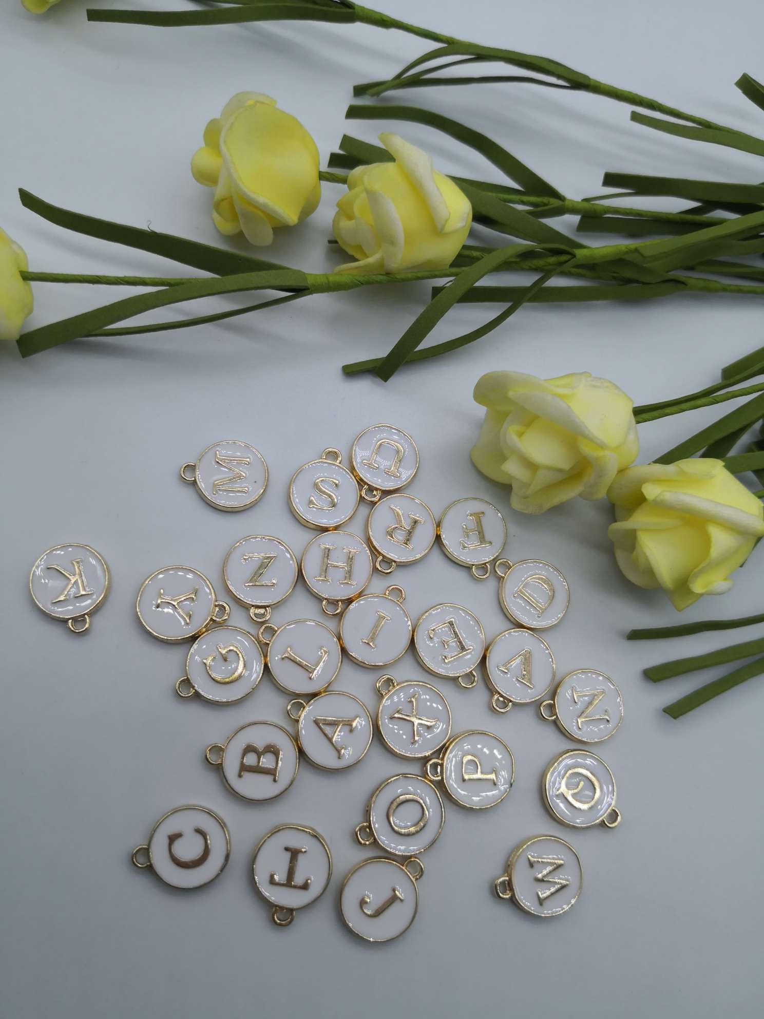 DLY jewelry accessories, eco-friendly English 26-letter 7-color stock, factory direct sales, large quantity, price negotiable Application Scenario