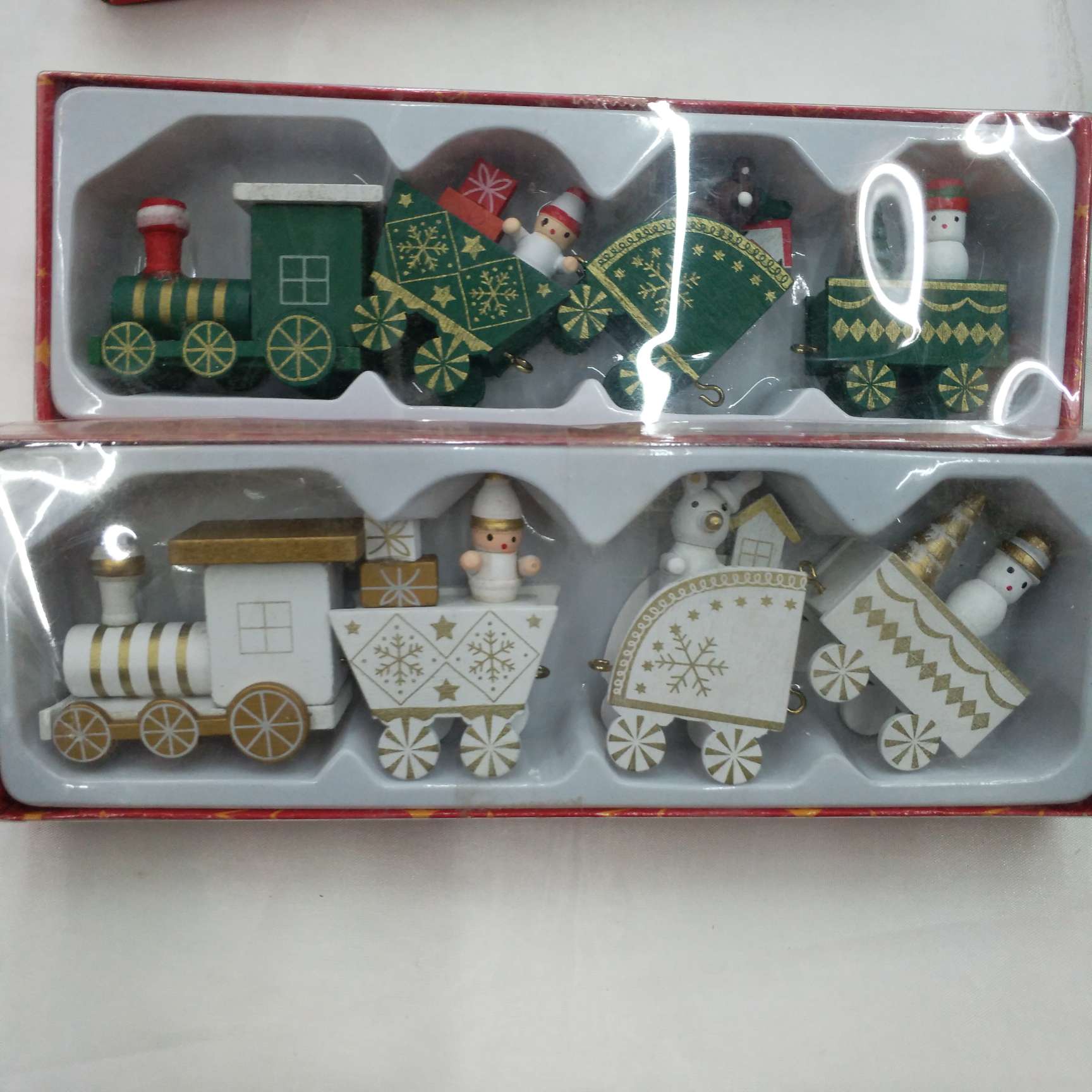 Wooden train children's toys Christmas craft ornaments Application Scenario