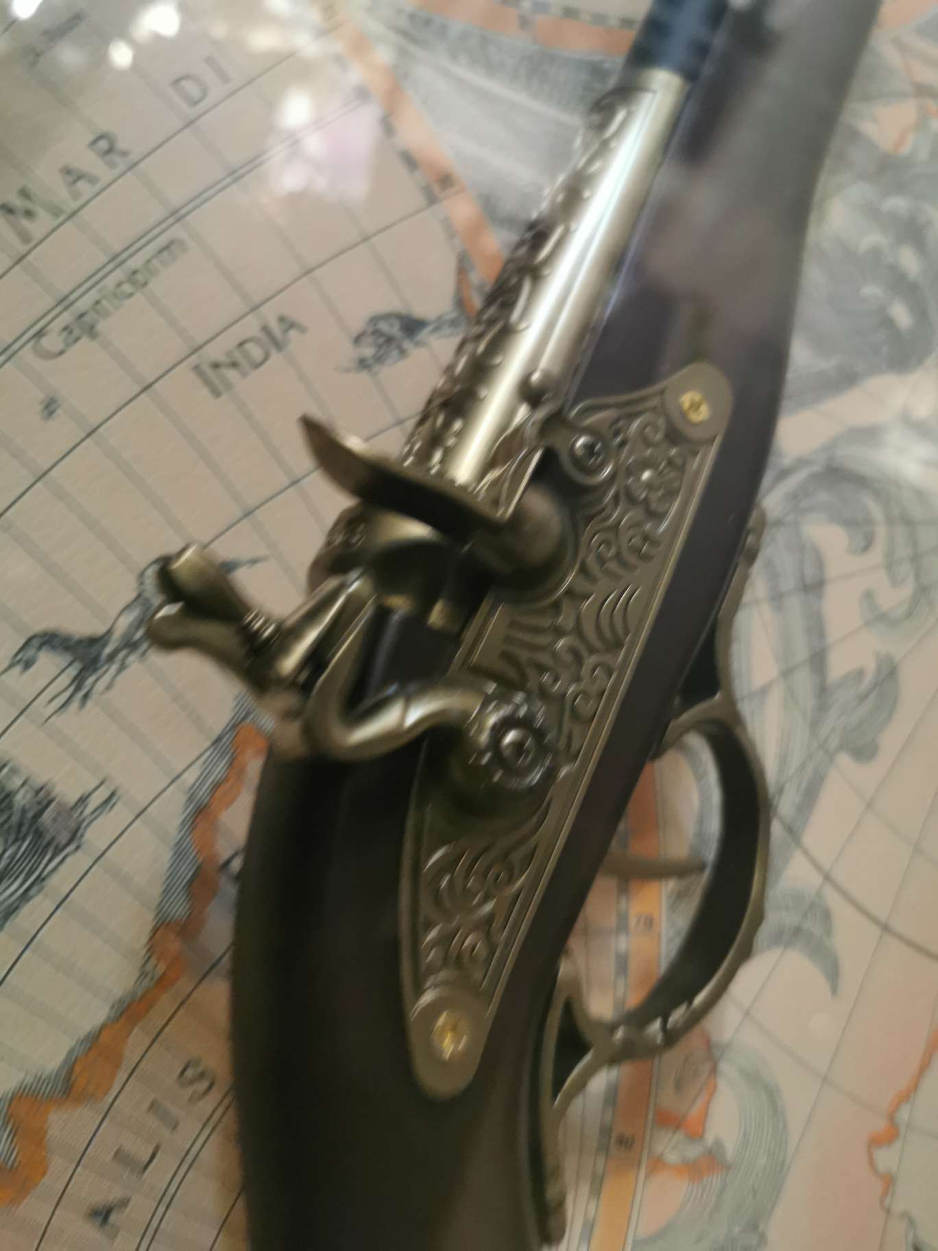Antique Decorative Gun Painting, Crafts, Plastic Material, Application Scenario