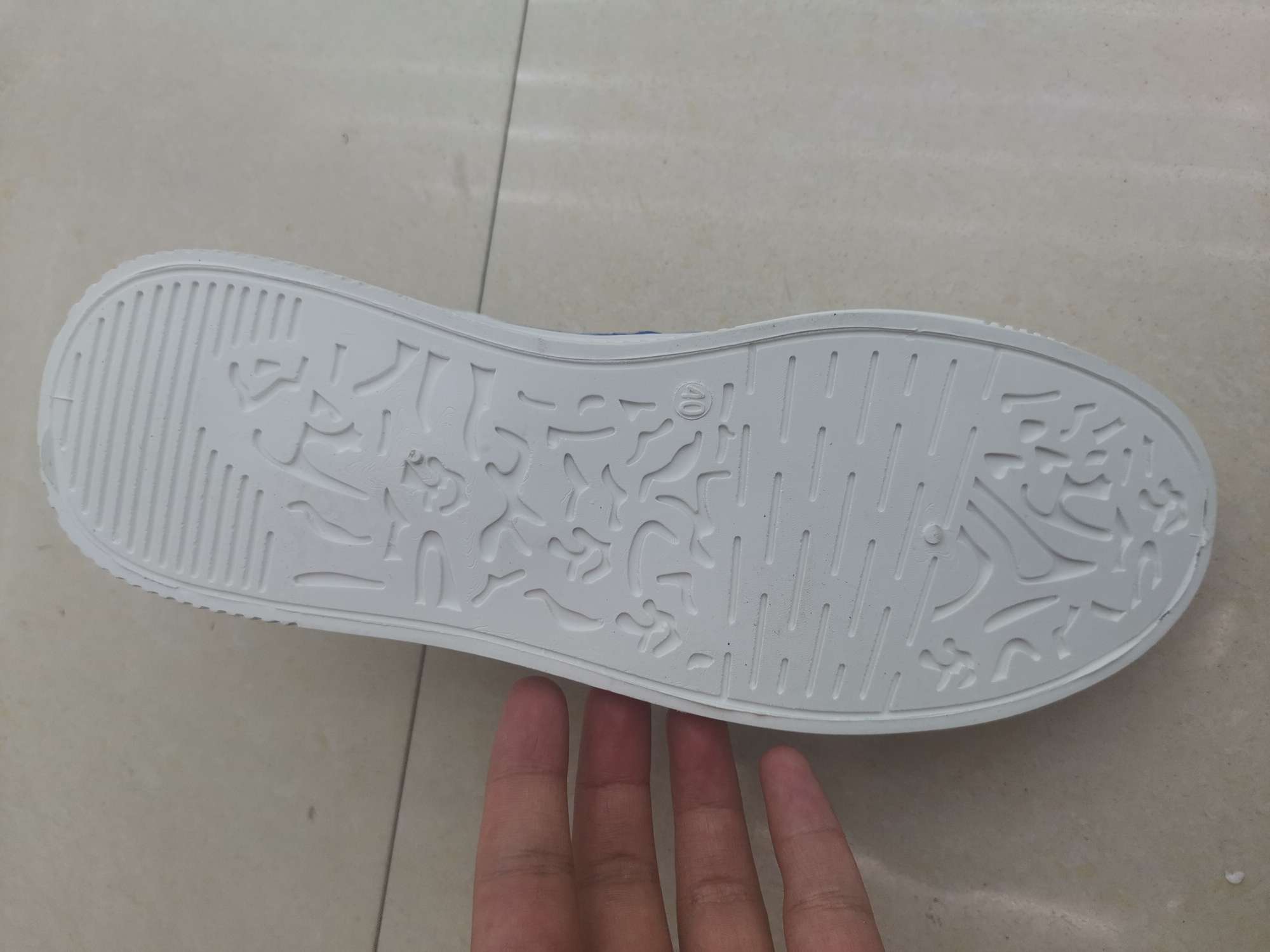 爆款旅行休闲帆布鞋产品图