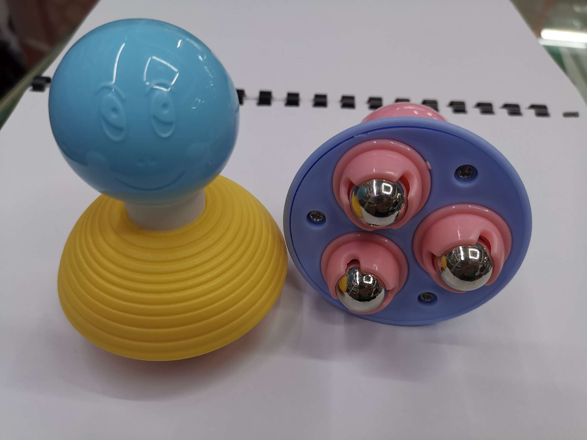 小型按摩器，三珠按摩器钢珠按摩仪，钢珠按摩器