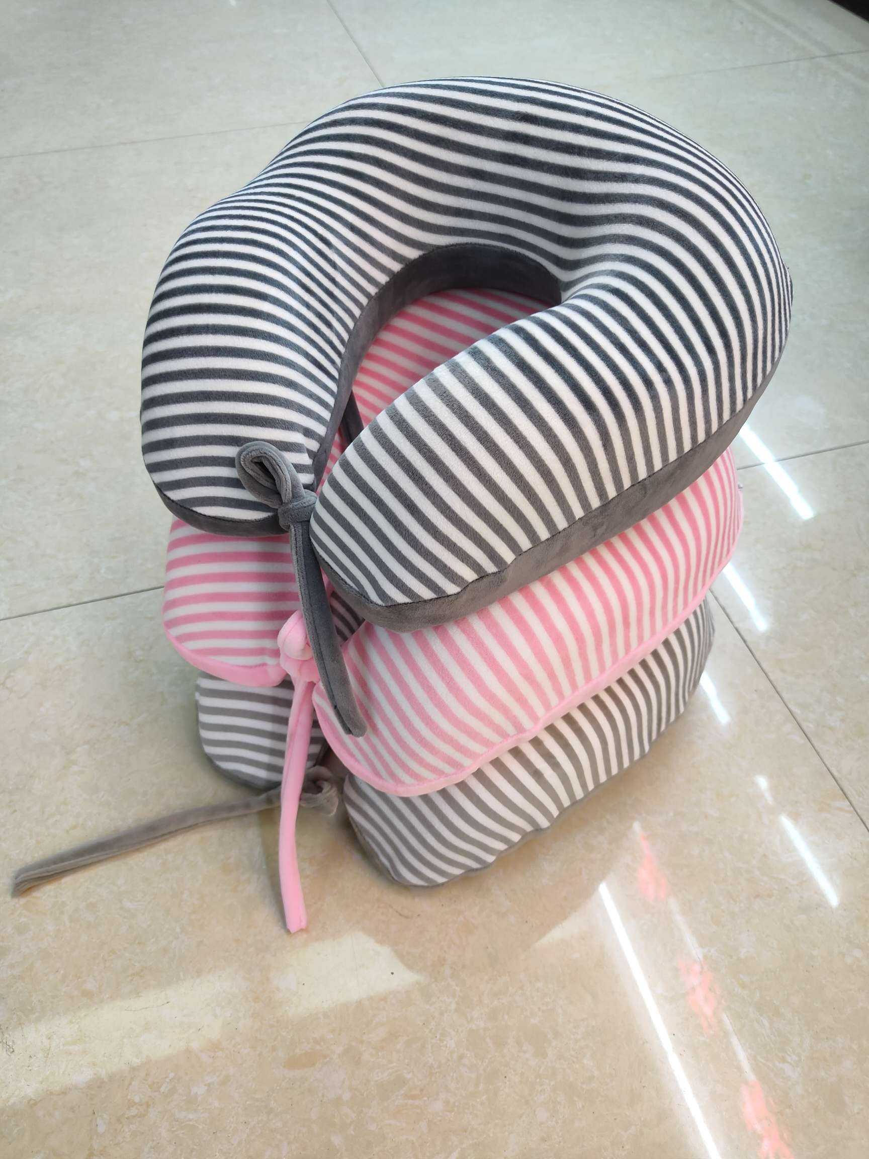 Memory cotton u-shaped pillow with slow rebound thumbnail