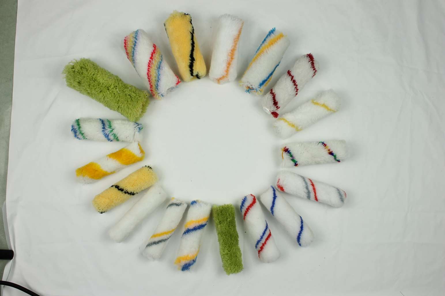 A variety of 4-inch mini bristle roller brushes with a diameter of 15mm details Picture