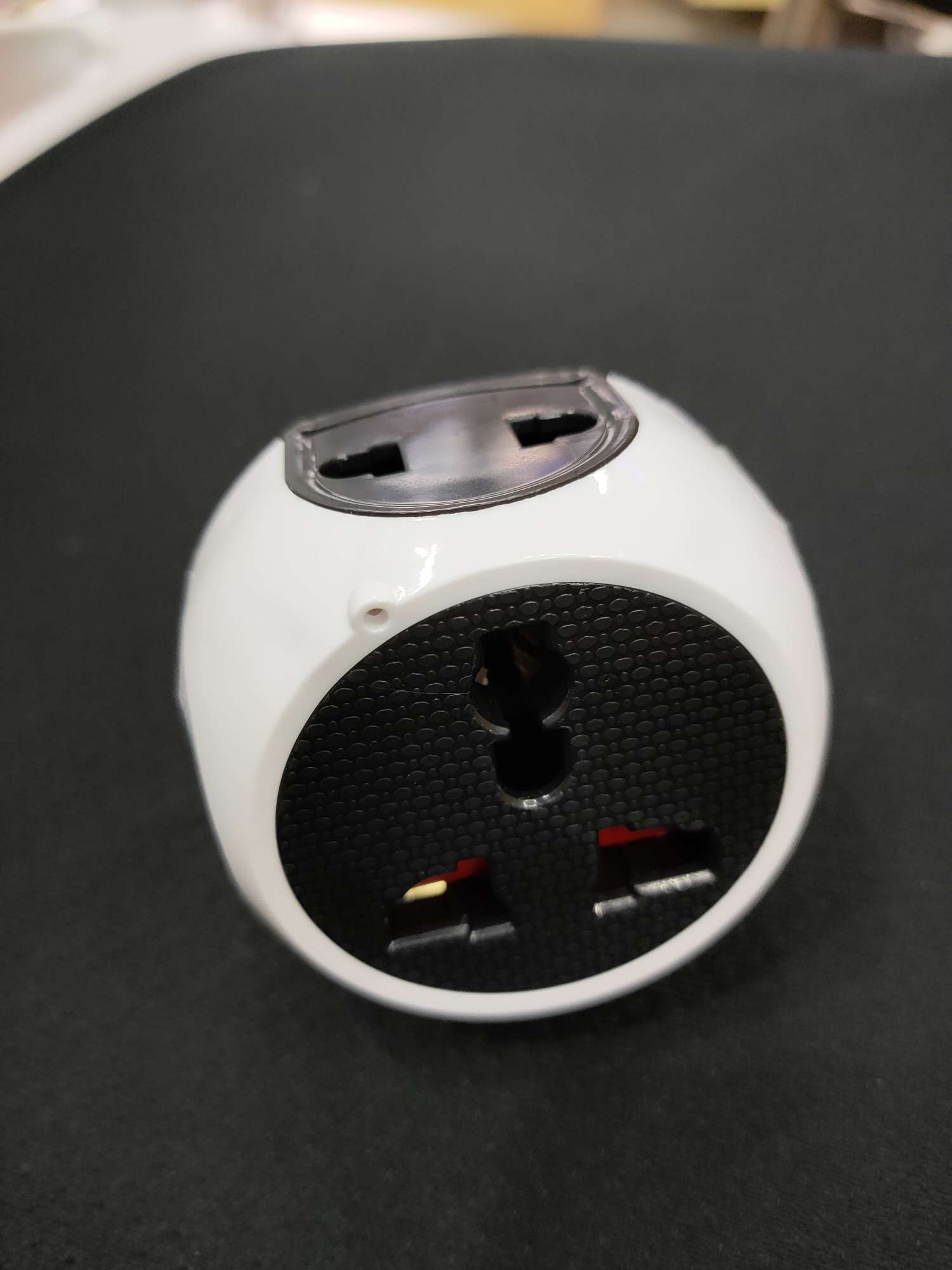 European-style adapter plug Specification image