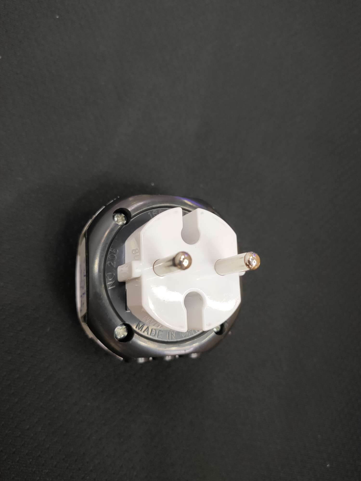 European-style adapter plug details Picture