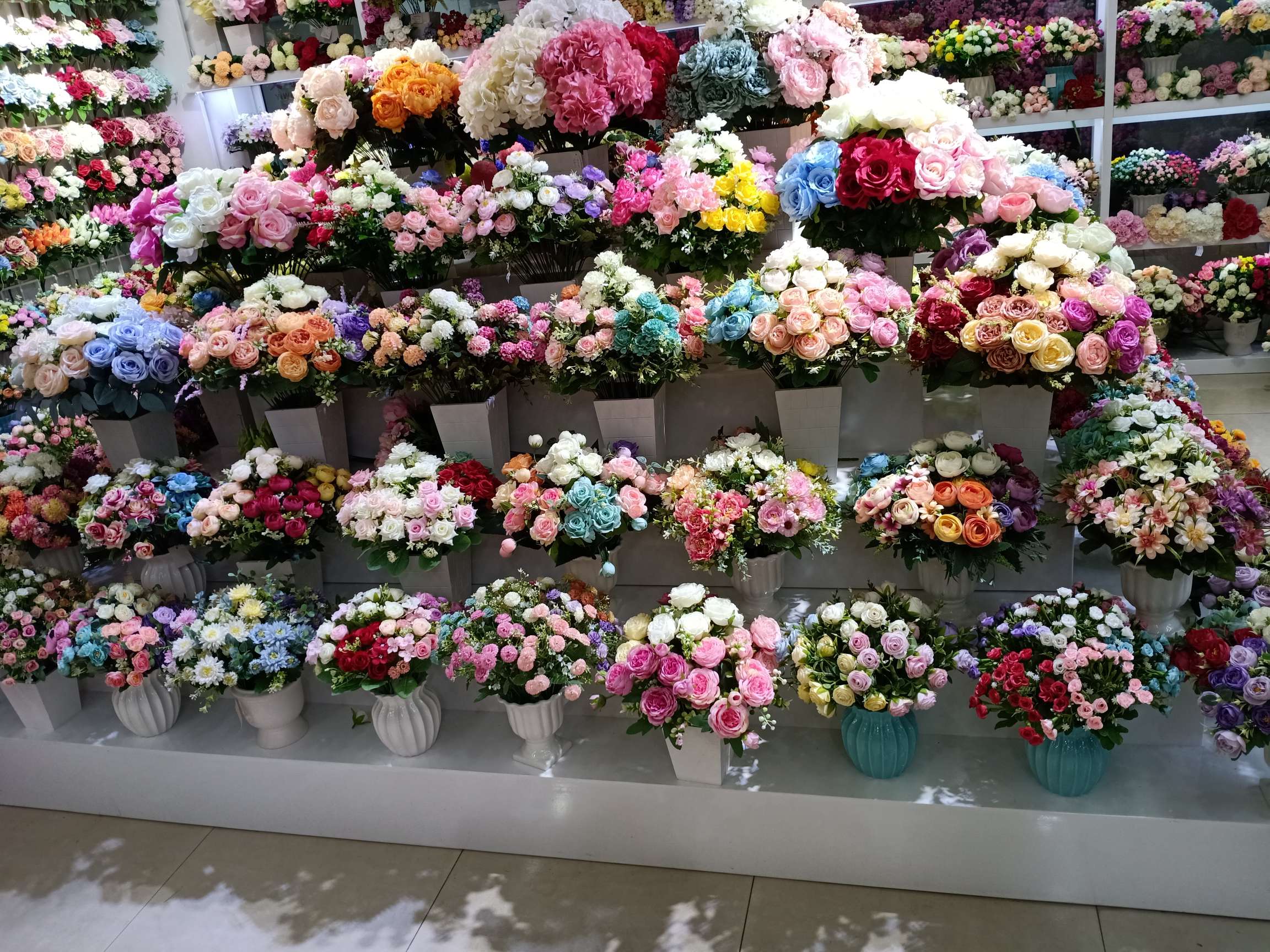Lili Artificial Flowers in Yiwu, Zhejiang describe pic - 5
