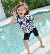 Children buoyant swimsuit swimsuit boys and girls many styles oh! Long style and short style have oh! Four sizes are welcome to order.