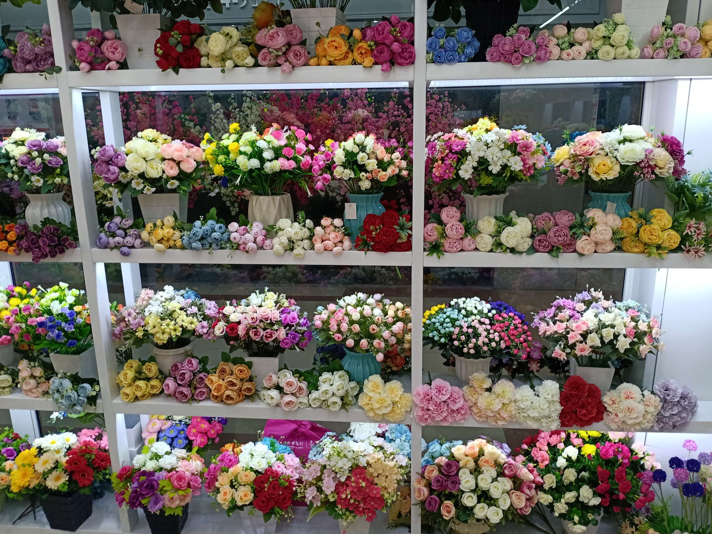 Lili Artificial Flowers in Yiwu, Zhejiang describe pic - 4