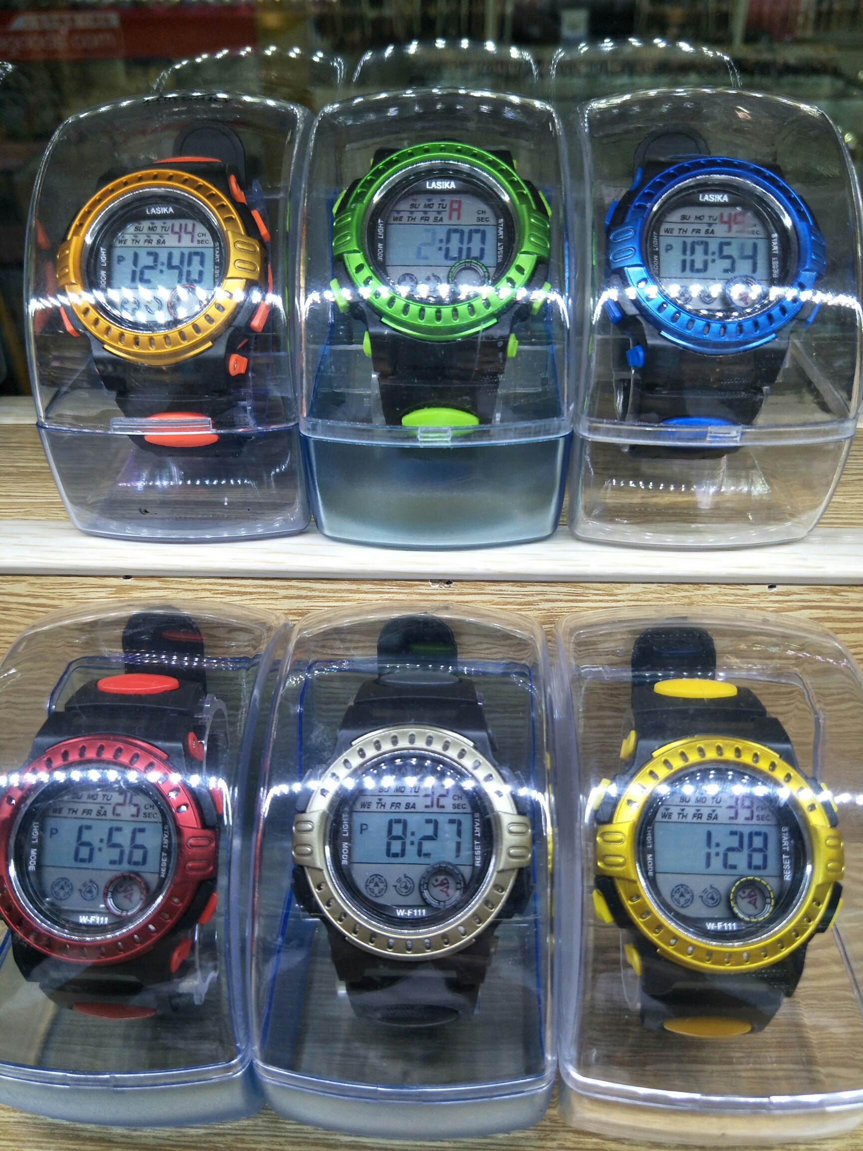 Factory direct sales of luminous waterproof watches for primary and secondary school students, adults, children, sports and children's electronic watches details Picture