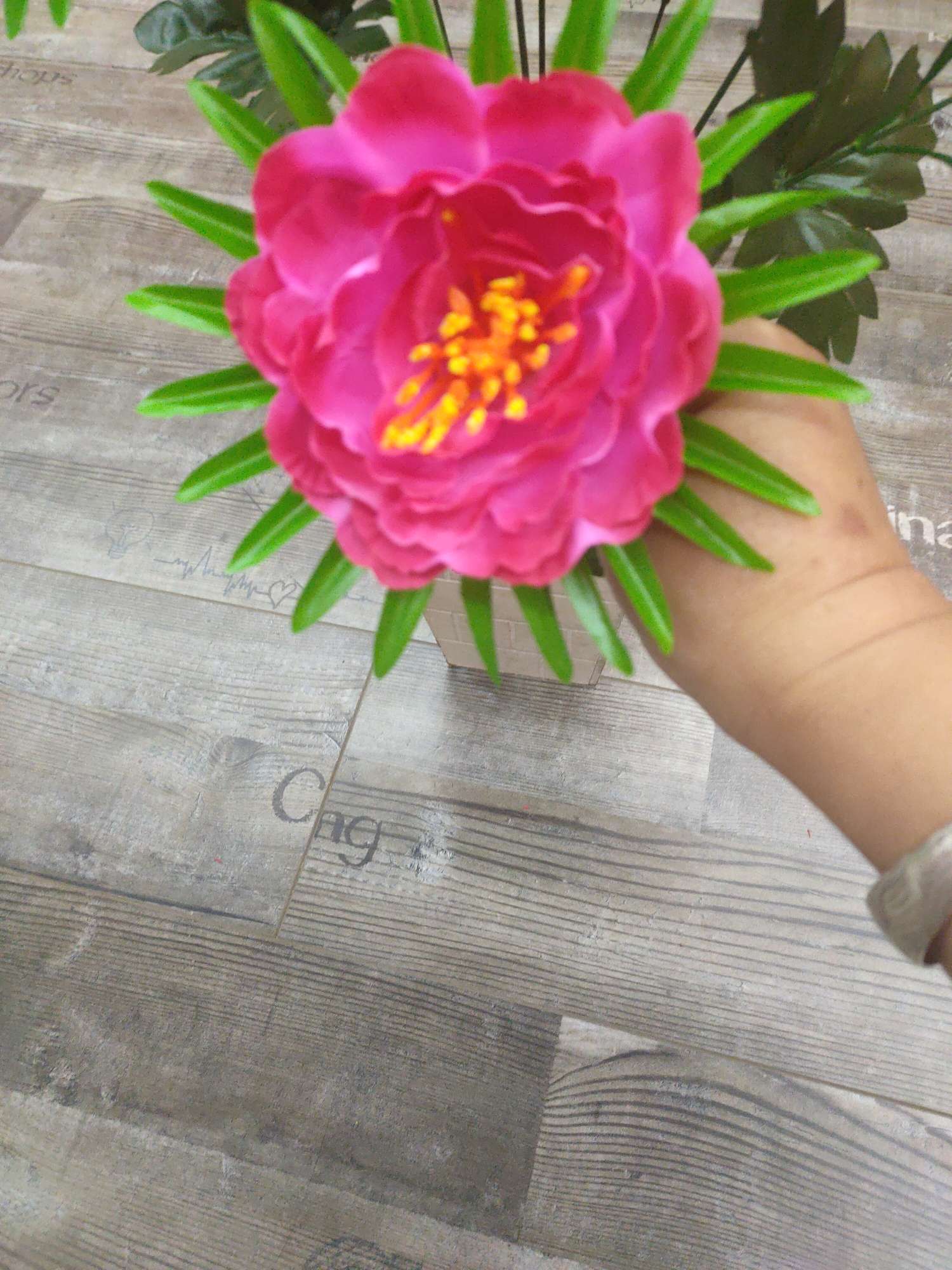 Jianying Flower Shop specializes in the research and development, production and sales of 9-head 8-layer lilac flowers 12323 details Picture