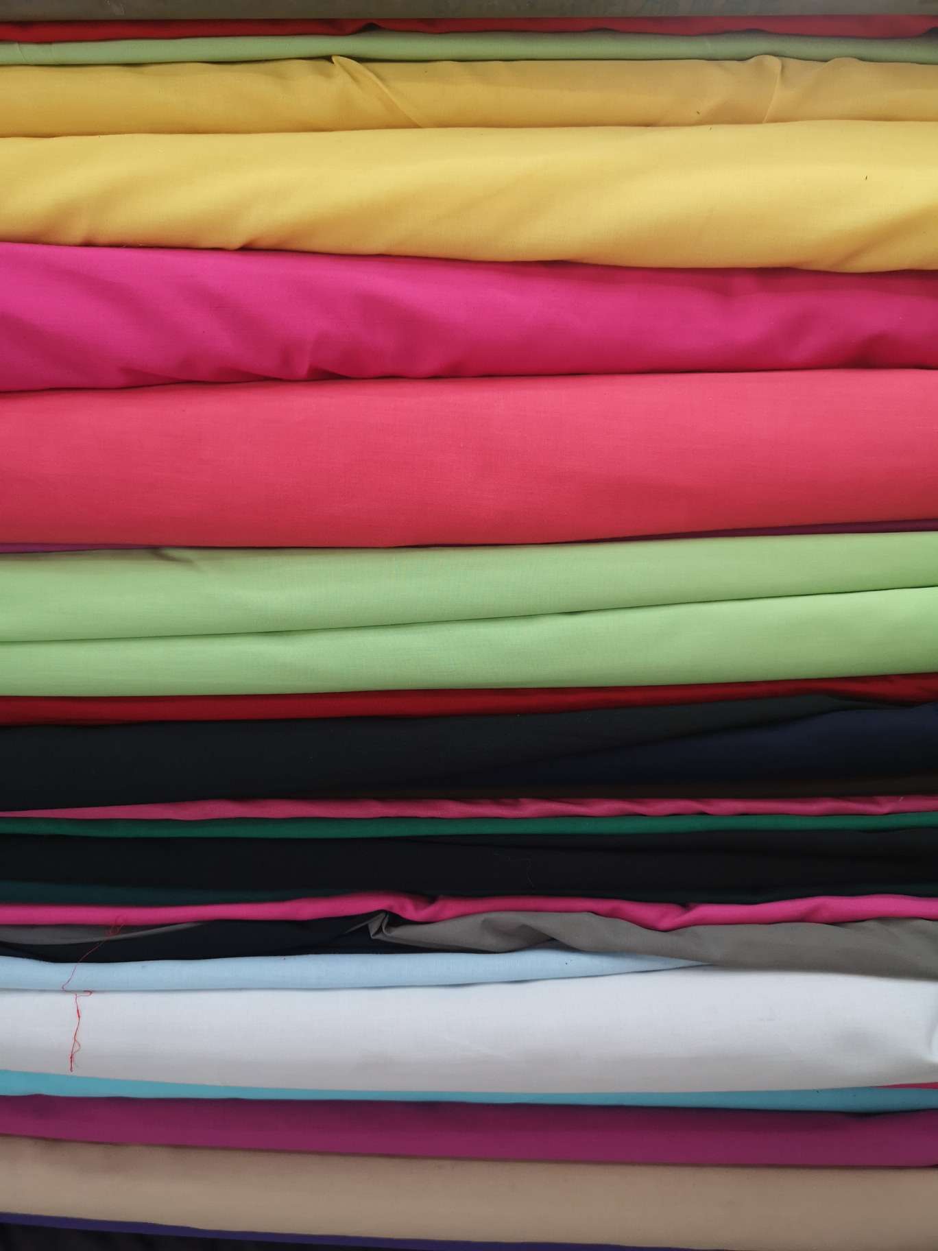 Polyester-cotton mixed fabric is in abundant stock and available for direct sales and wholesale from the factory