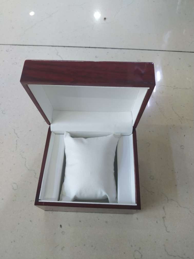 علبة ساعة خشبية، علبة Specification image