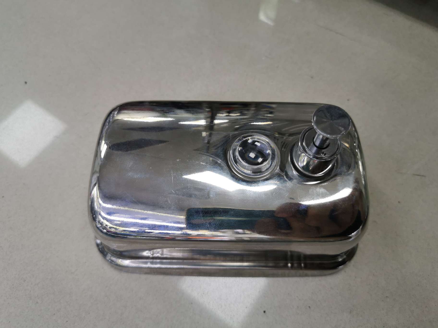 不锈钢手动给皂器 皂液器 按压式洗手液图