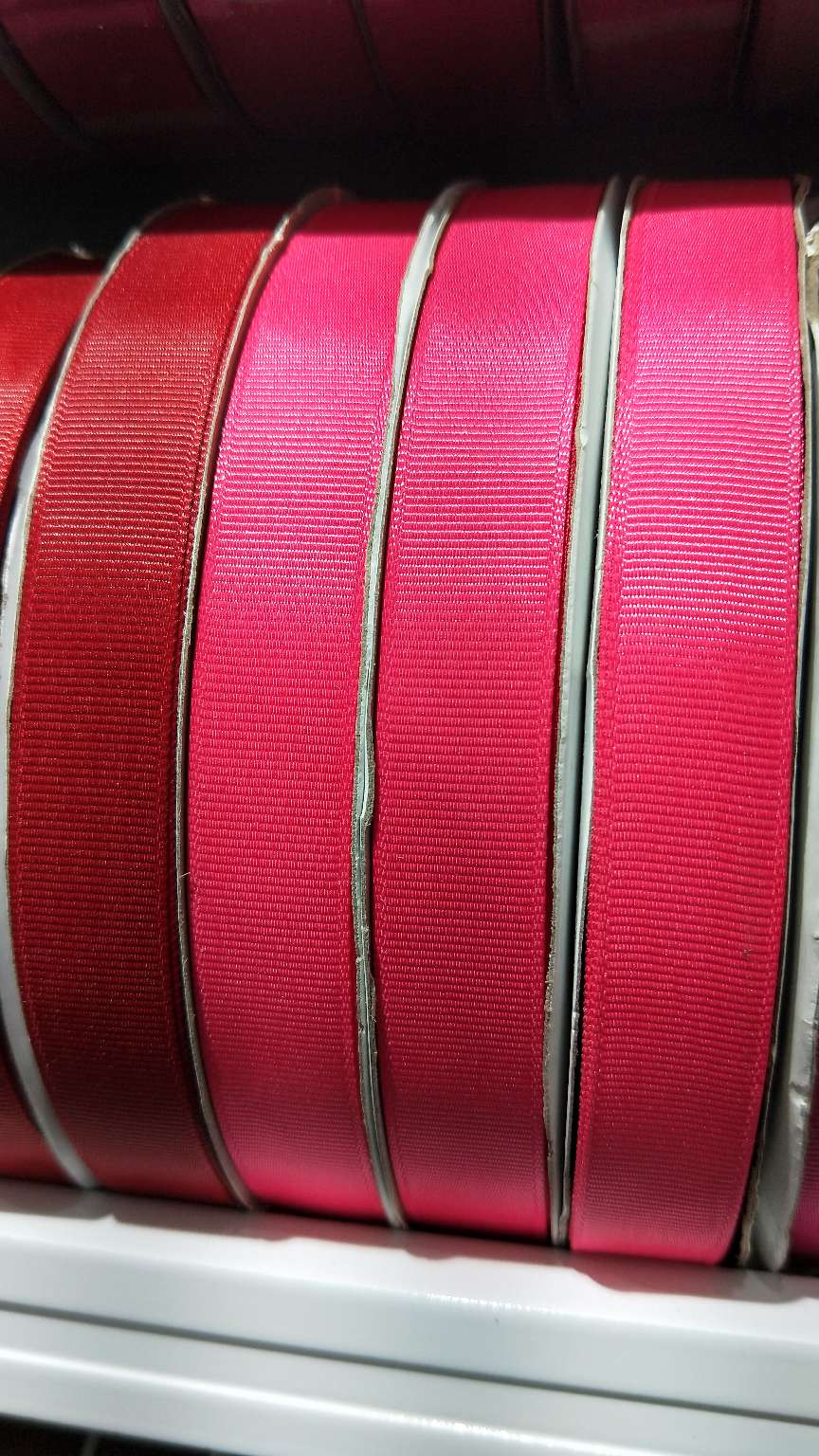 厂家直销各种罗纹带，涤纶带，可制作各种蝴蝶结，工艺品，包装辅料