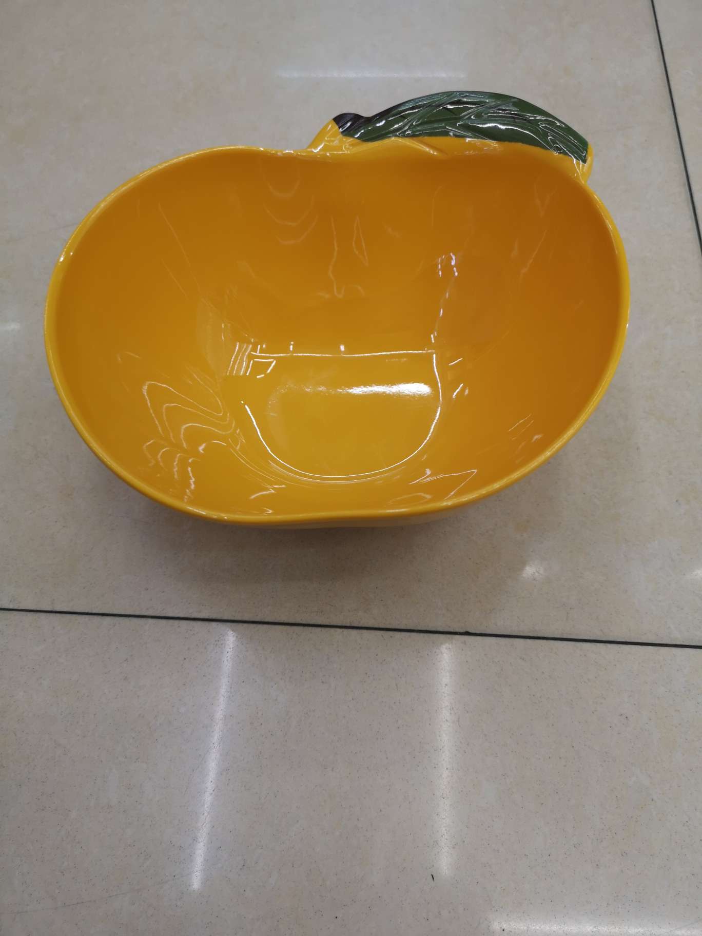 A5彩色苹果型果盘