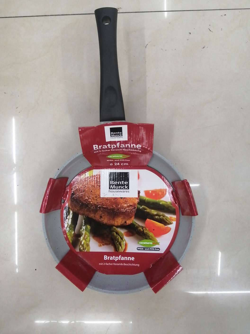 Cast aluminum non-stick pan, frying pan