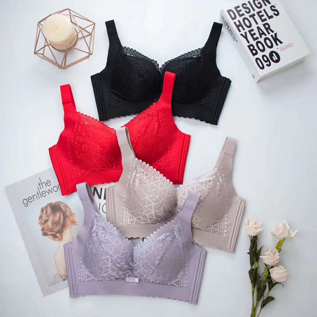 Adjust, tuck in the breast, and gather the bra Specification image