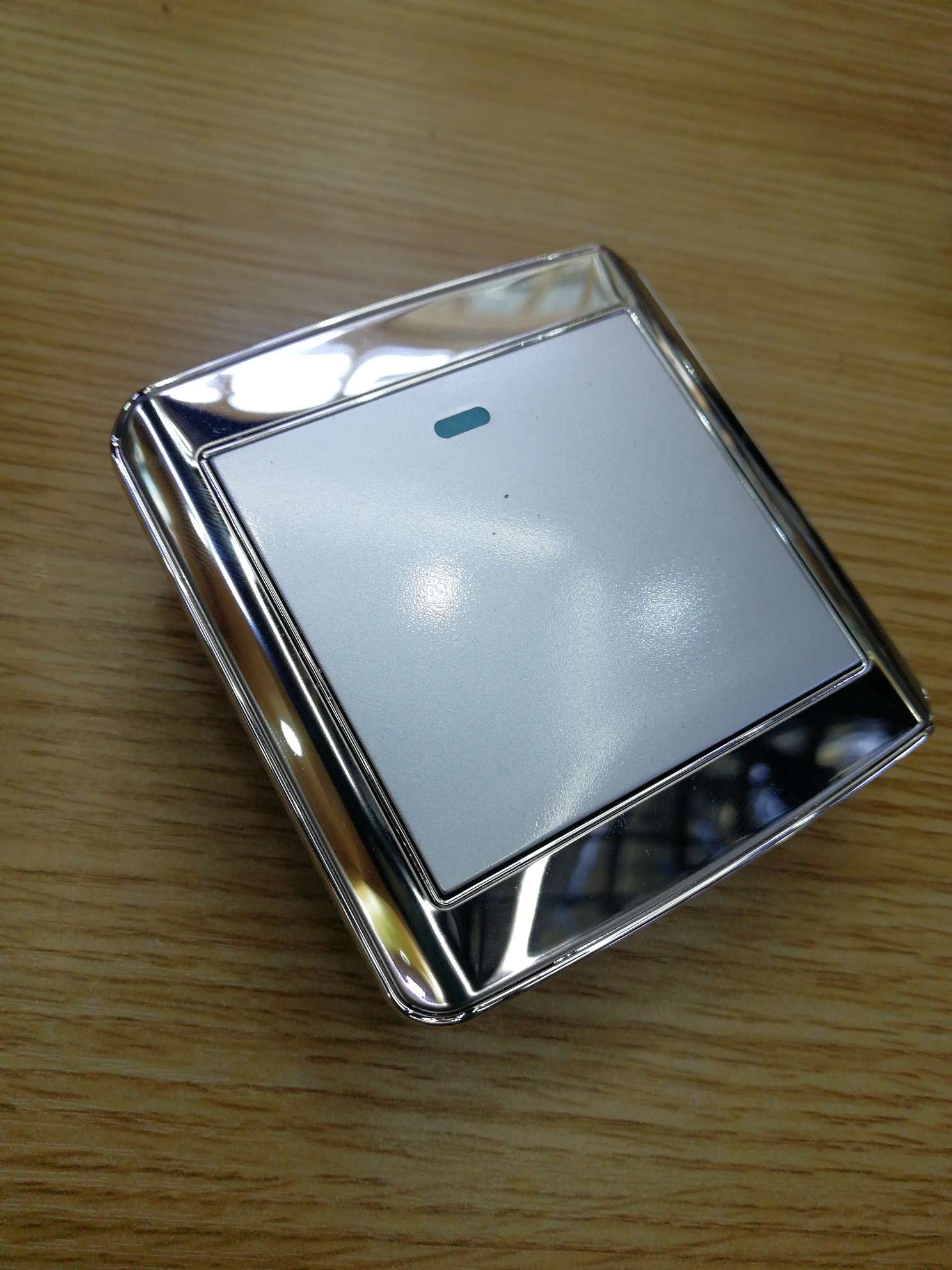 Stainless steel (silver-gray) multi-functional switch on/off (with dual USB) Application Scenario