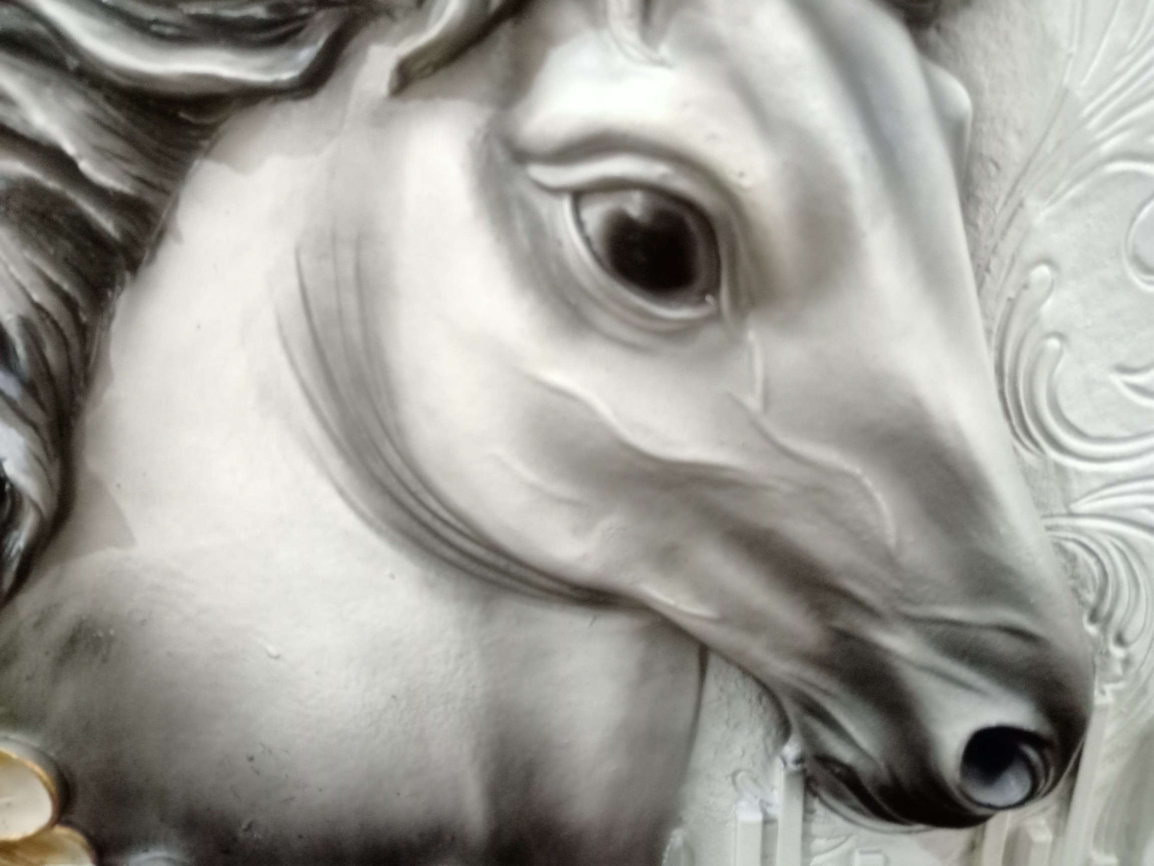 马头树脂浖雕画产品图