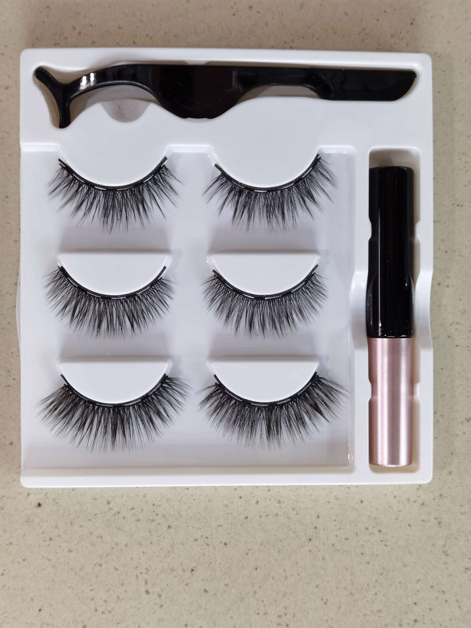 Magnetic False Eyelashes Three To Five Magnetic Lashes Can Be Reused Without Glue Application Scenario