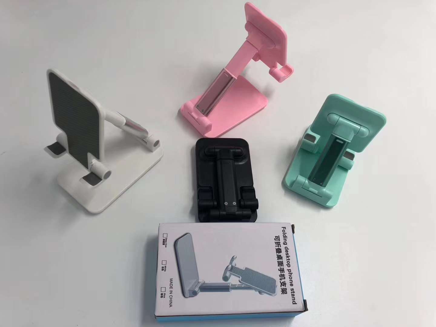 Mobile phone folding stand desktop stand Application Scenario