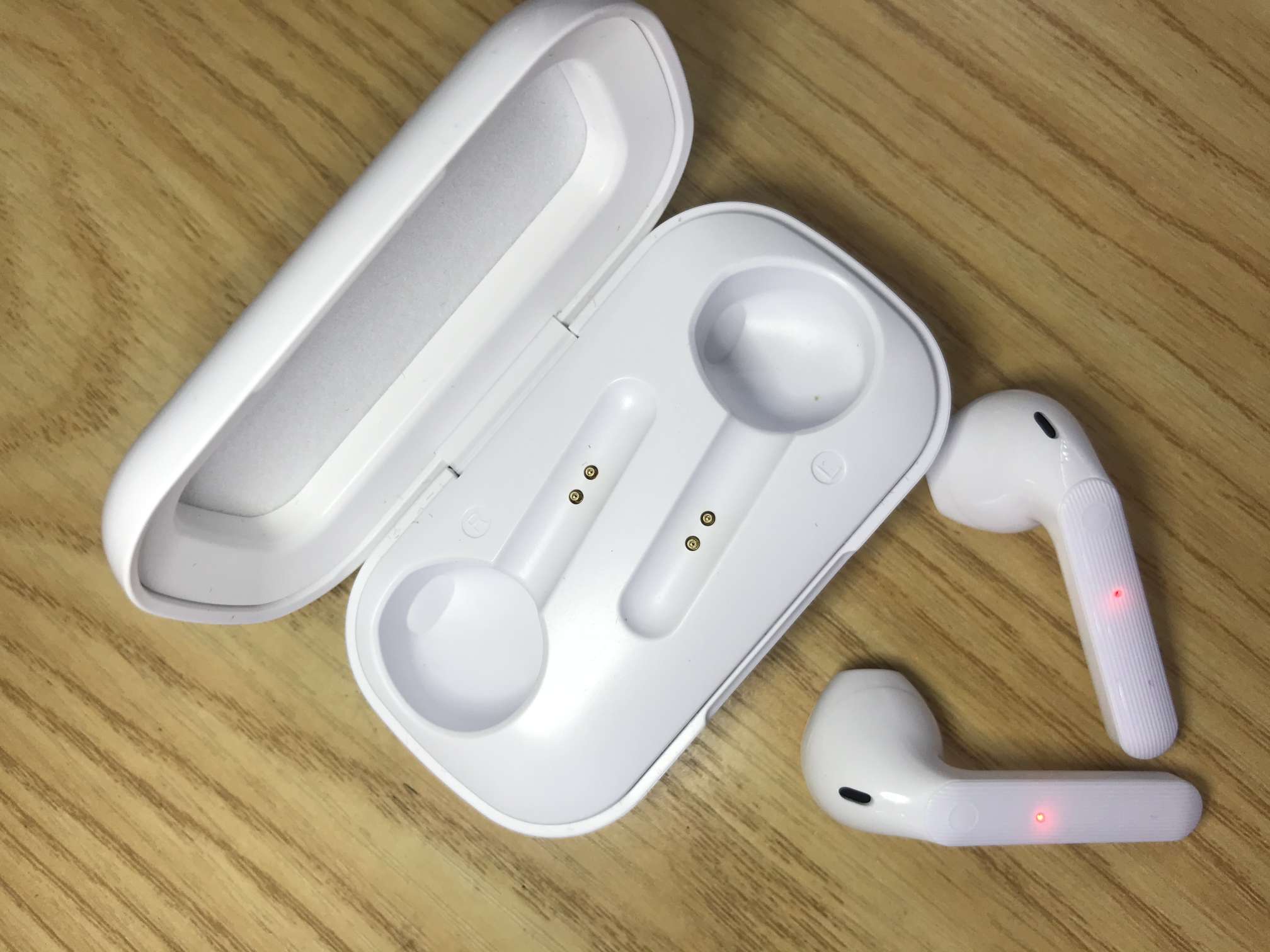 E 6 Bluetooth Headphones 5.0 In-ear Wireless sports Headphones Running Bluetooth headphones undefined