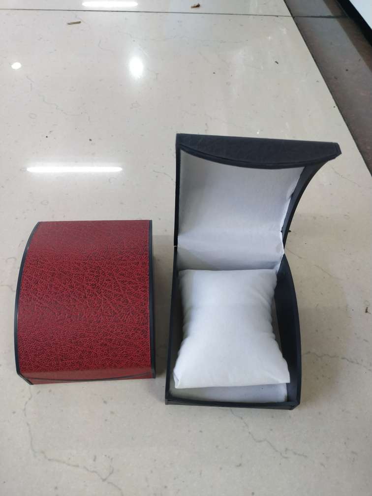 Arc-shaped watch packaging box