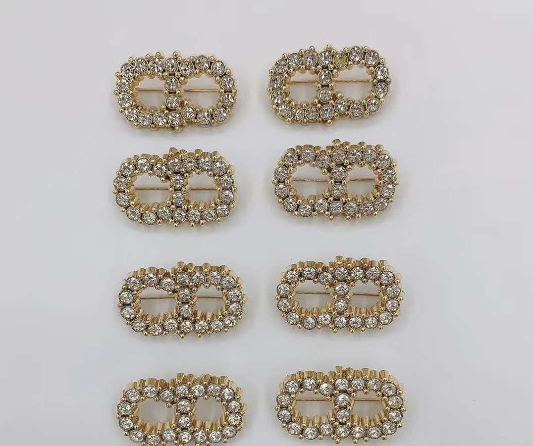 Simple, stylish brooch, corsage, thumbnail