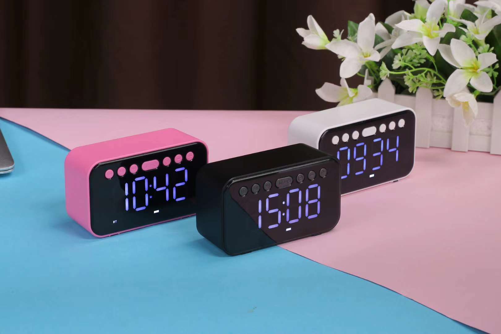 时尚个性蓝牙音响网红音响插卡时钟蓝牙音响