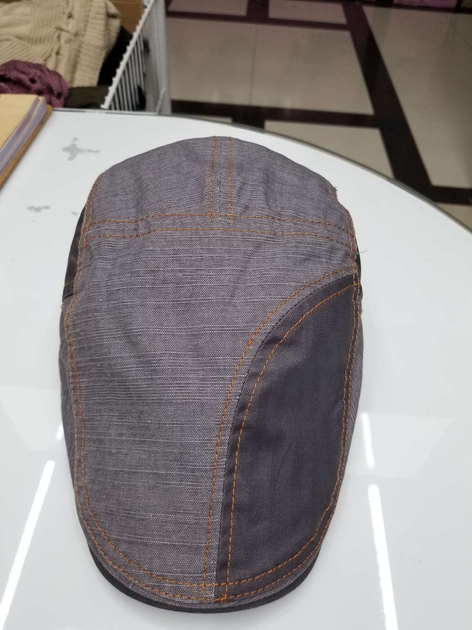 休闲简约鸭舌帽白底实物图