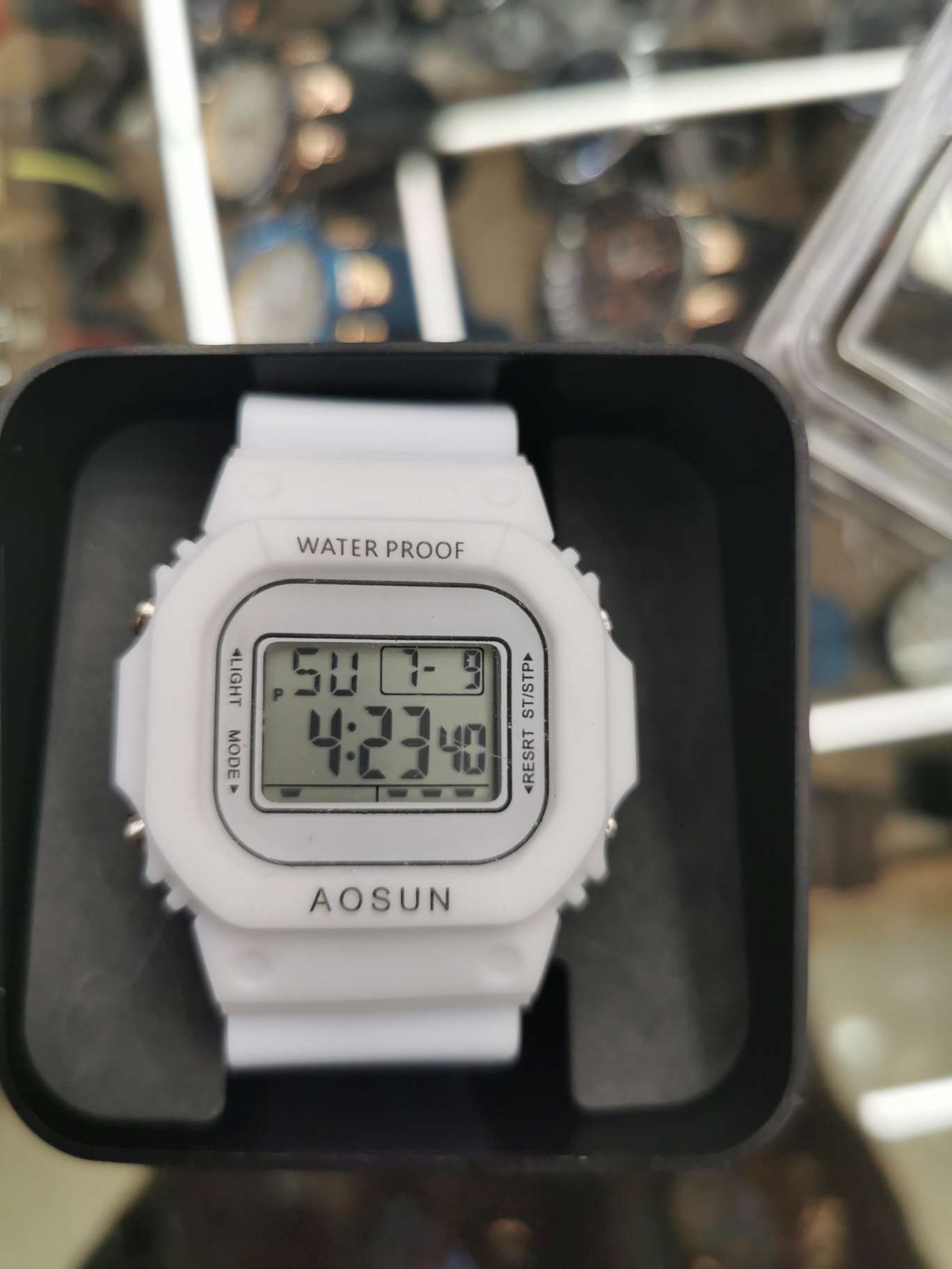 Multifunctional sports electronic watch