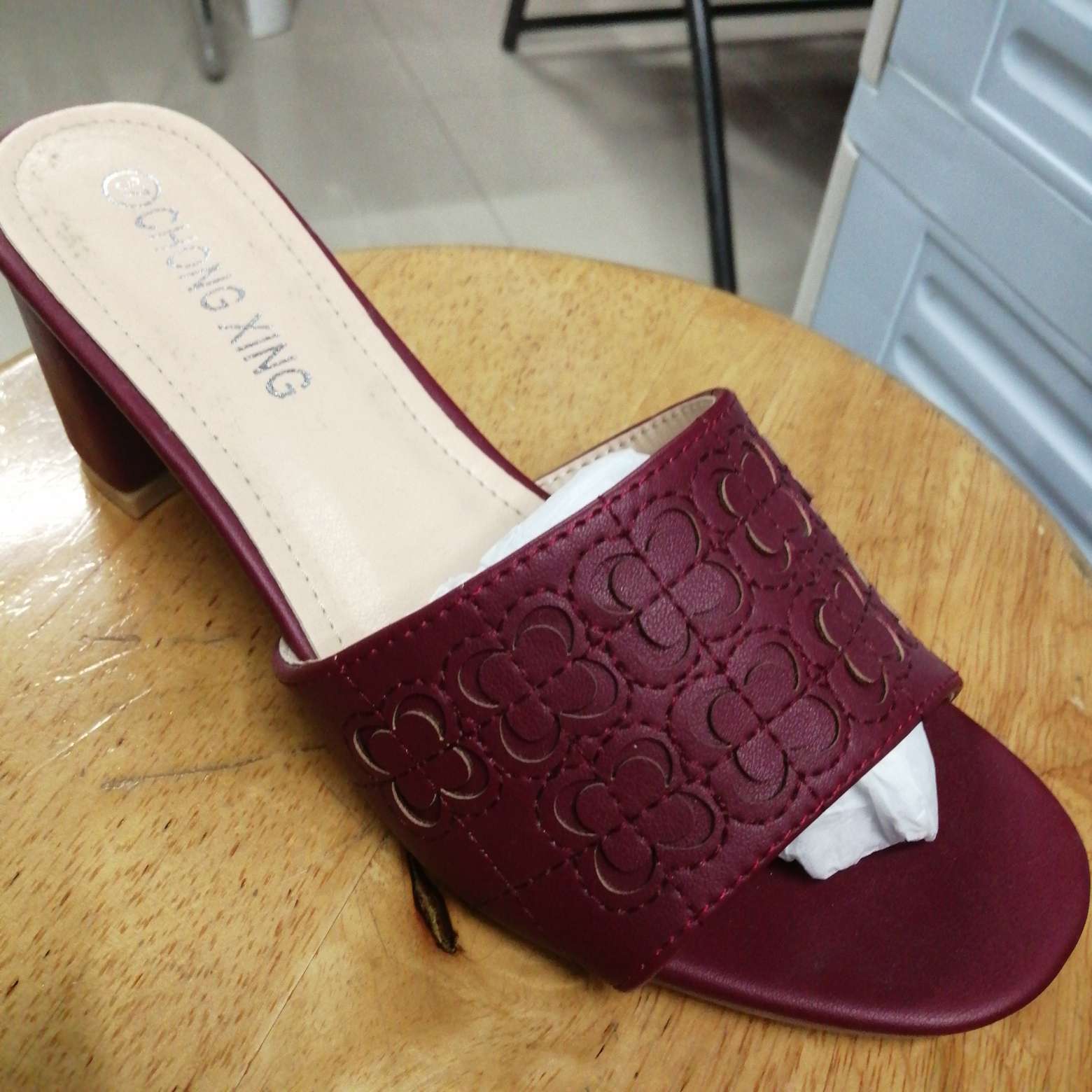 女式时尚中跟一字面凉鞋时尚凉拖