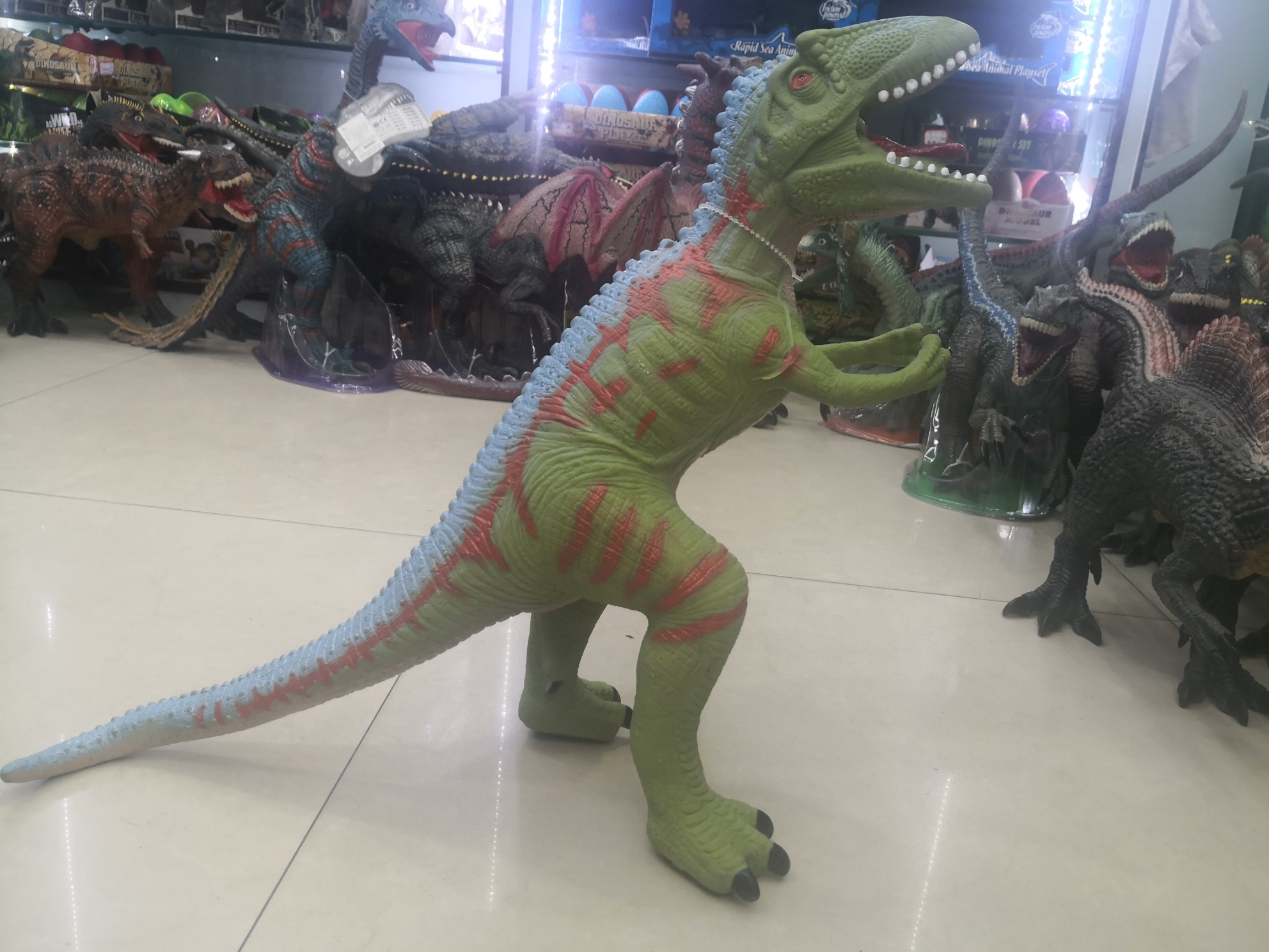 PVC环保材质，搪胶发声恐龙产品图