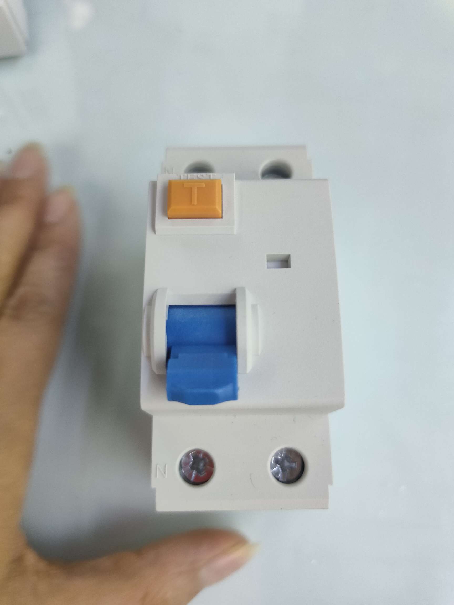 ID leakage protection switch, electronic type, electromagnetic type