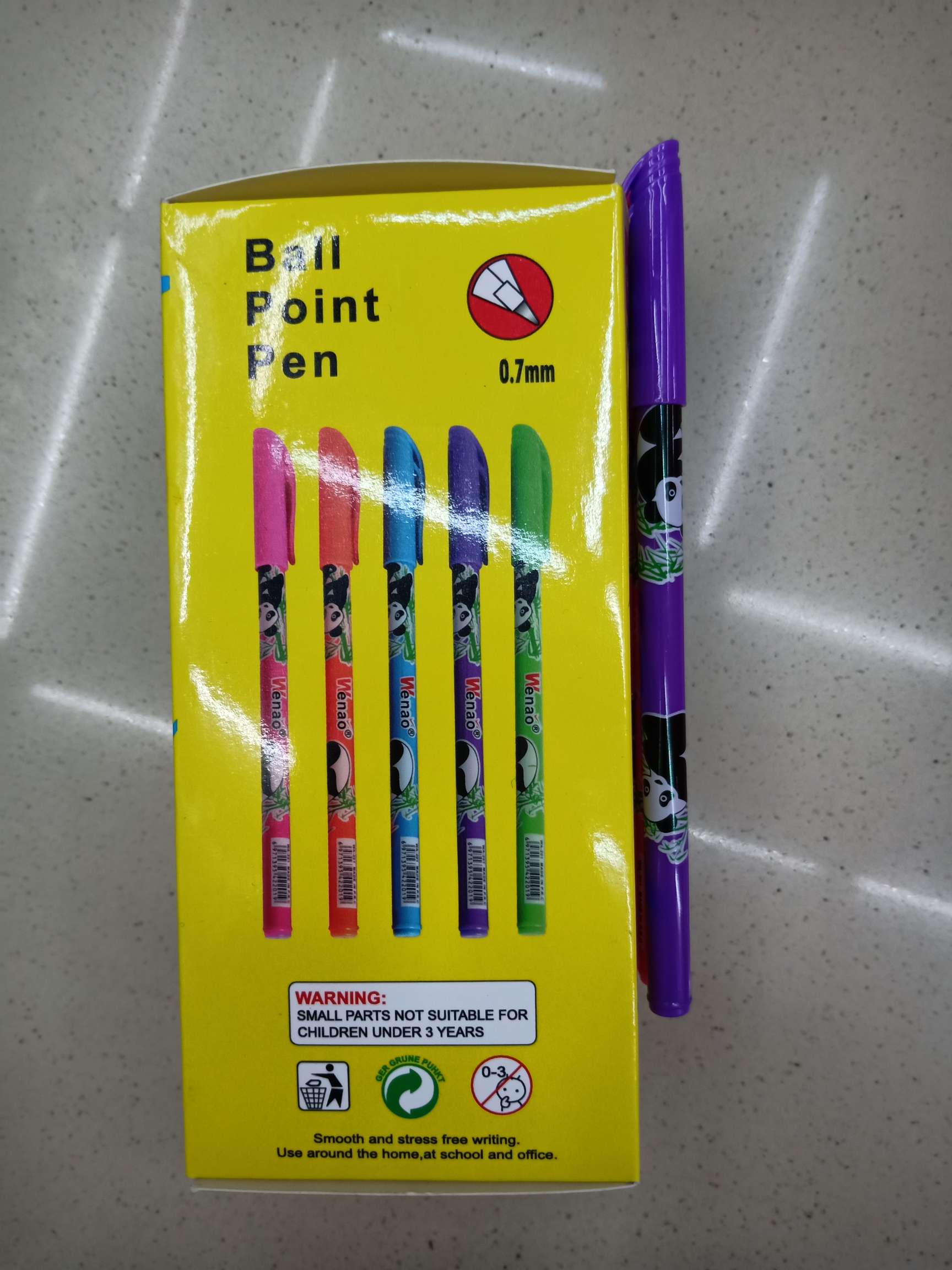 笔/学习用品/圆珠笔白底实物图