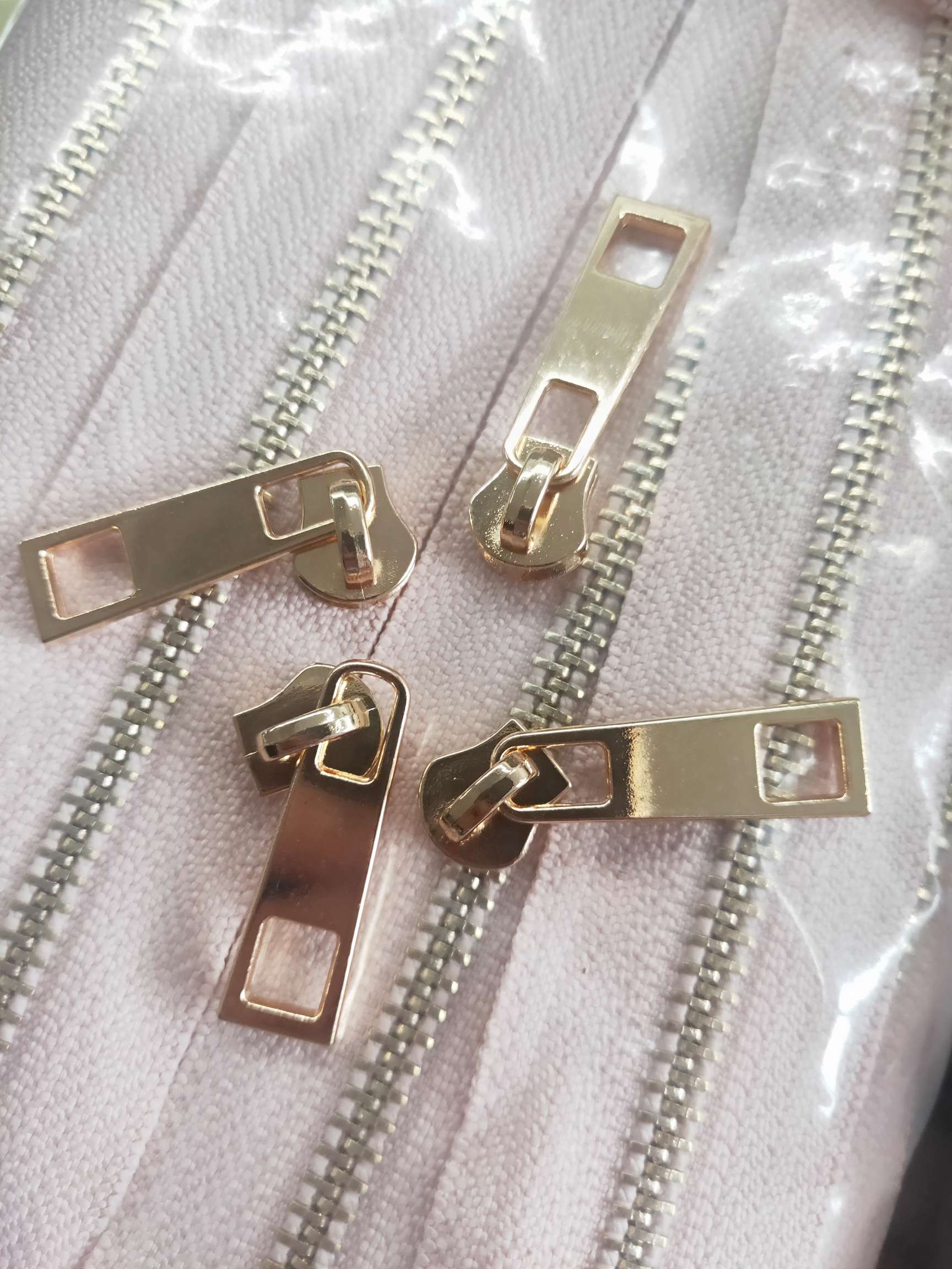 Manufacturer Direct Zipper Head Specification drawing