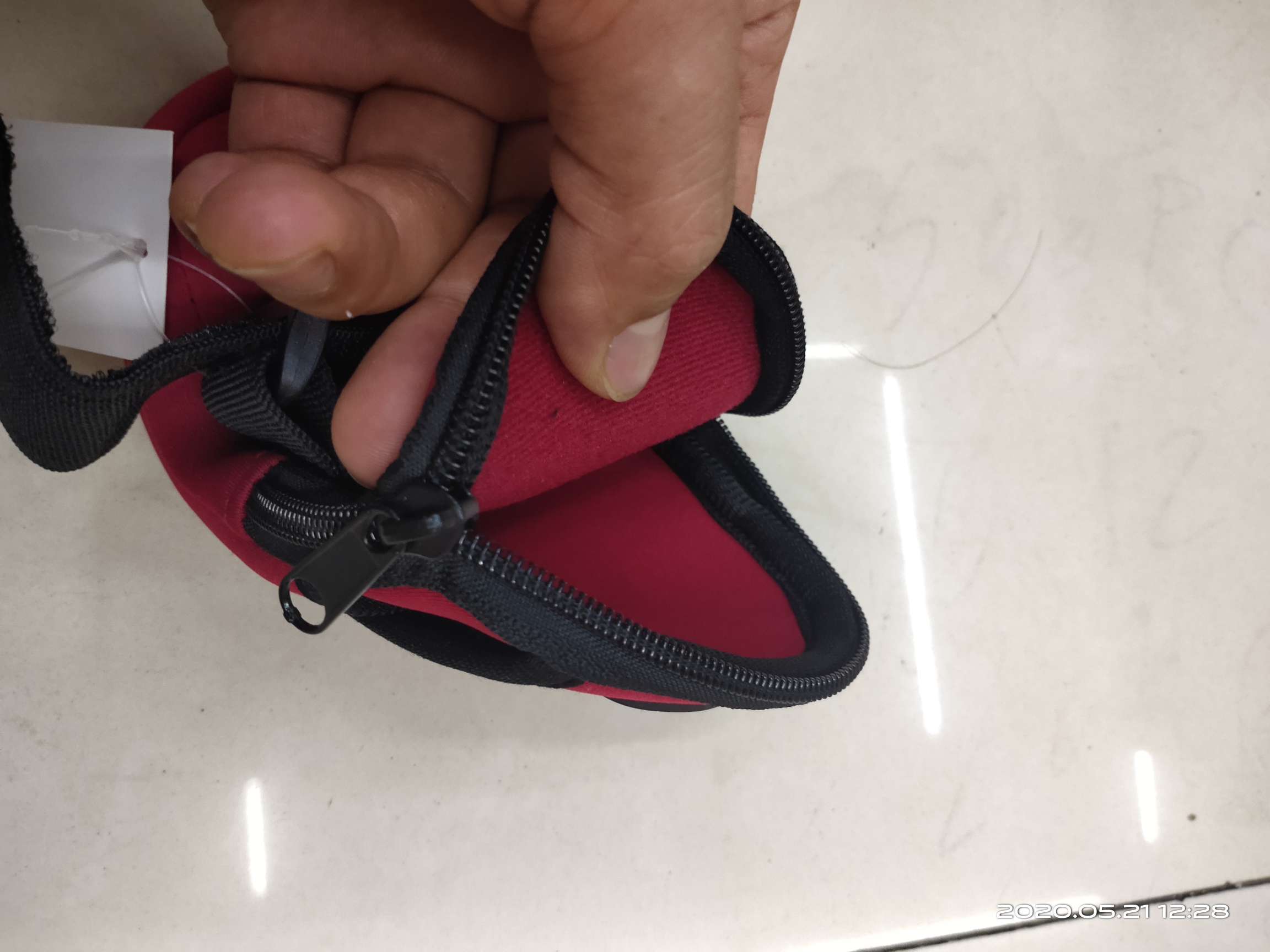 Portable running bags for men and women, mobile wrist bags and mobile arm bags for outdoor sports night running undefined