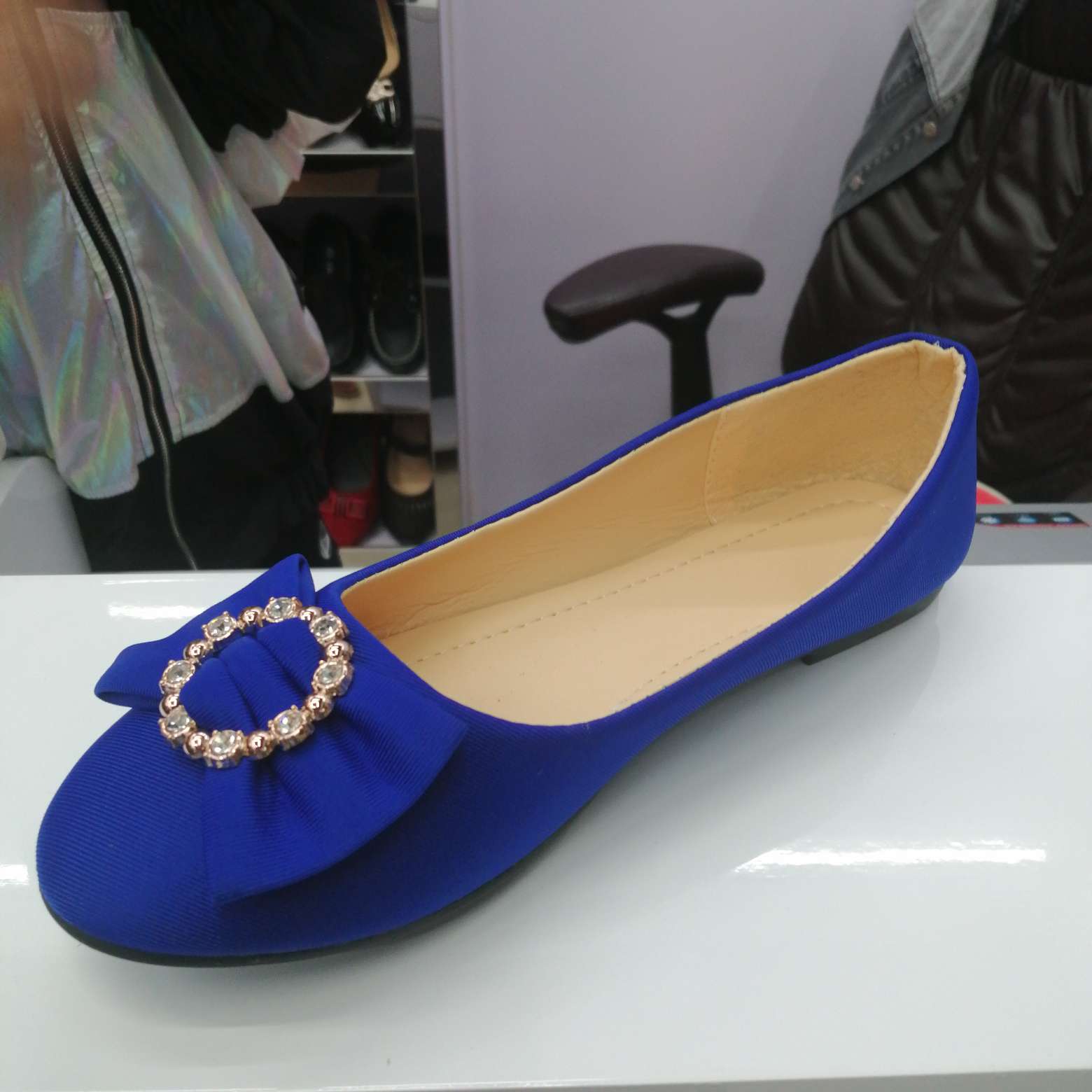 圆环女式浅口圆头金属扣鞋头平底单鞋女鞋淑女鞋船鞋产品图