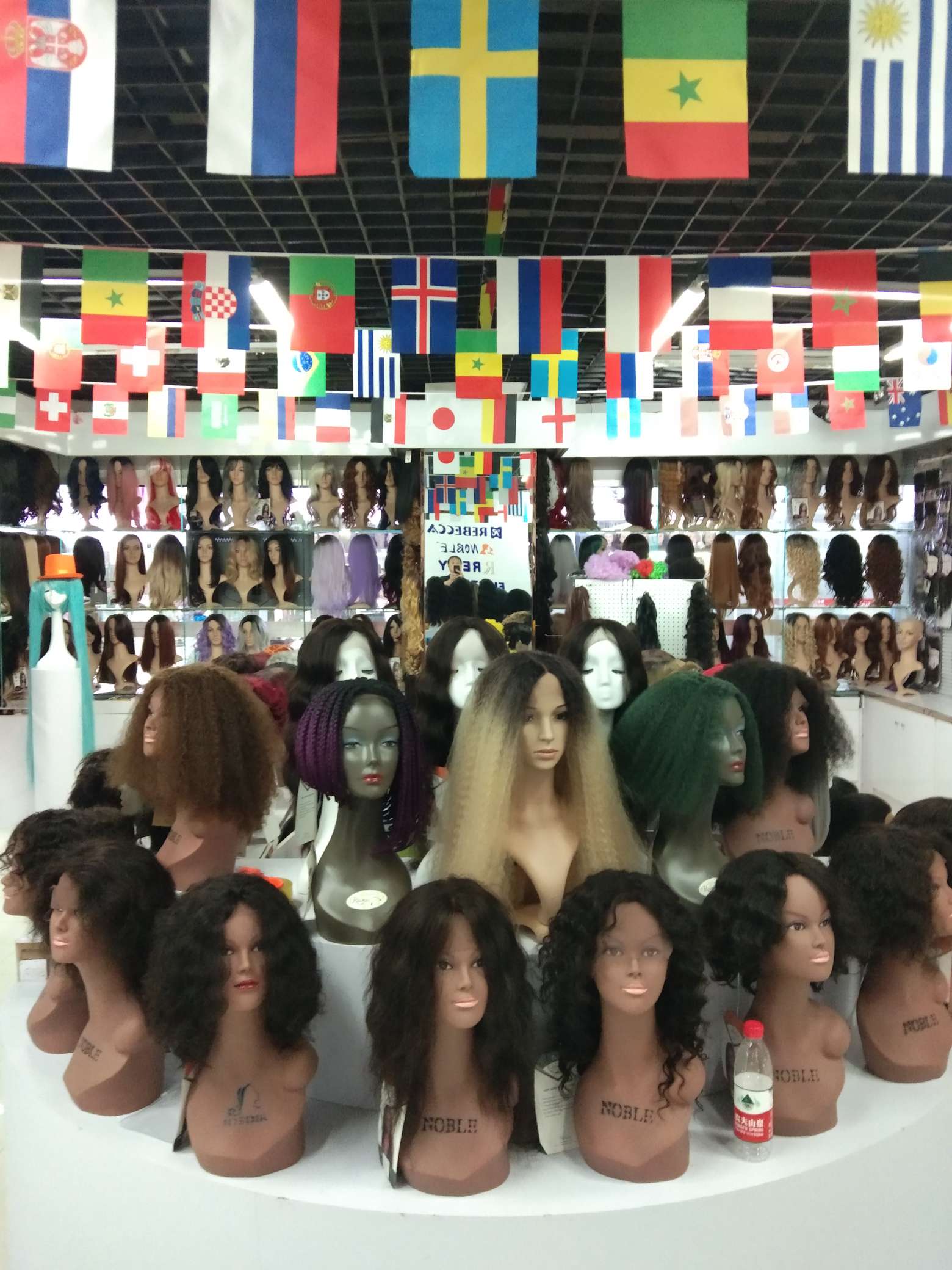 63300 describe pic - 1