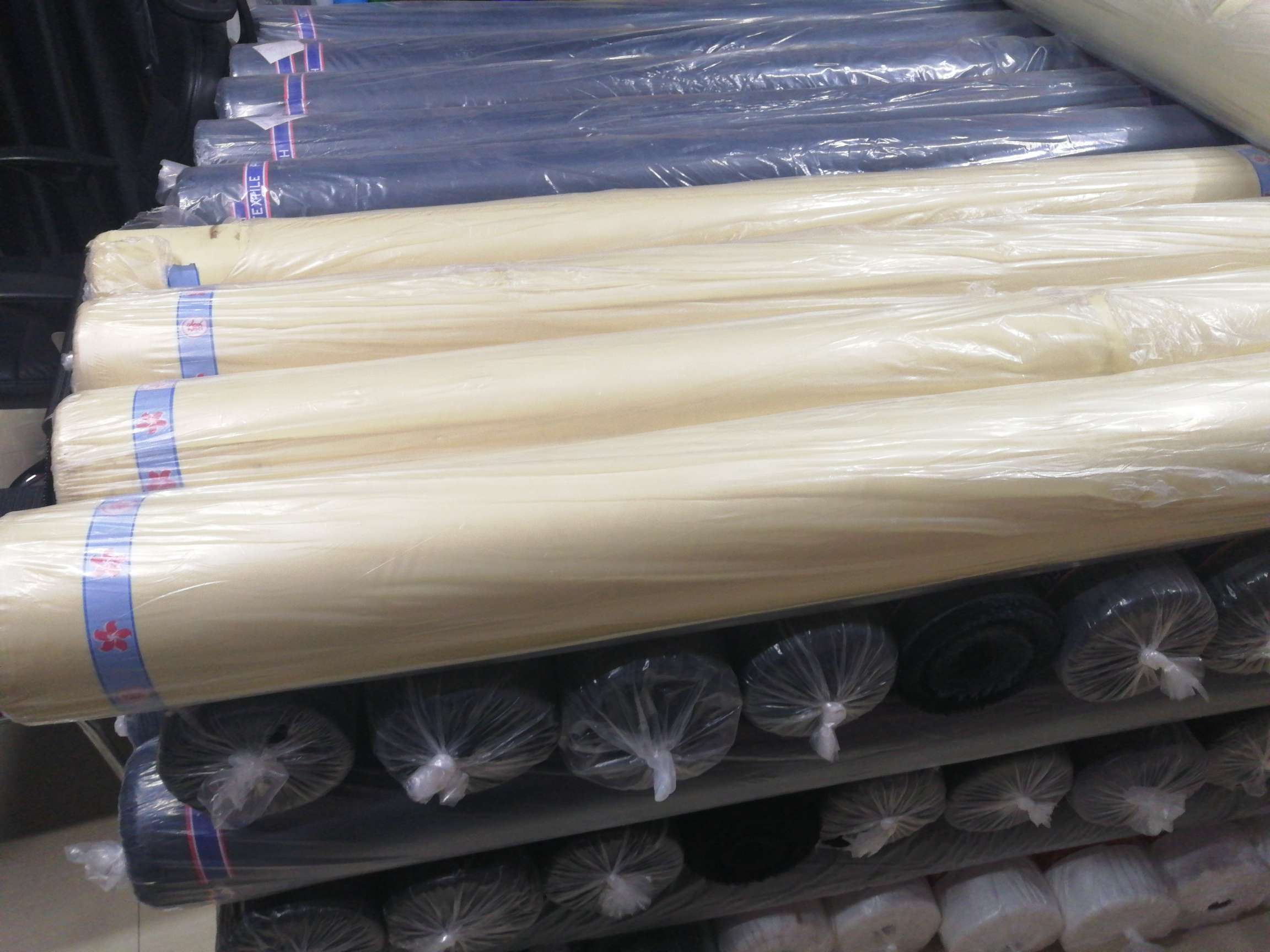 Our company produces a wide range of leather products, including sofa leather, leather shoes, checkered leather, decorative leather, etc. We have a large number of popular products in stock