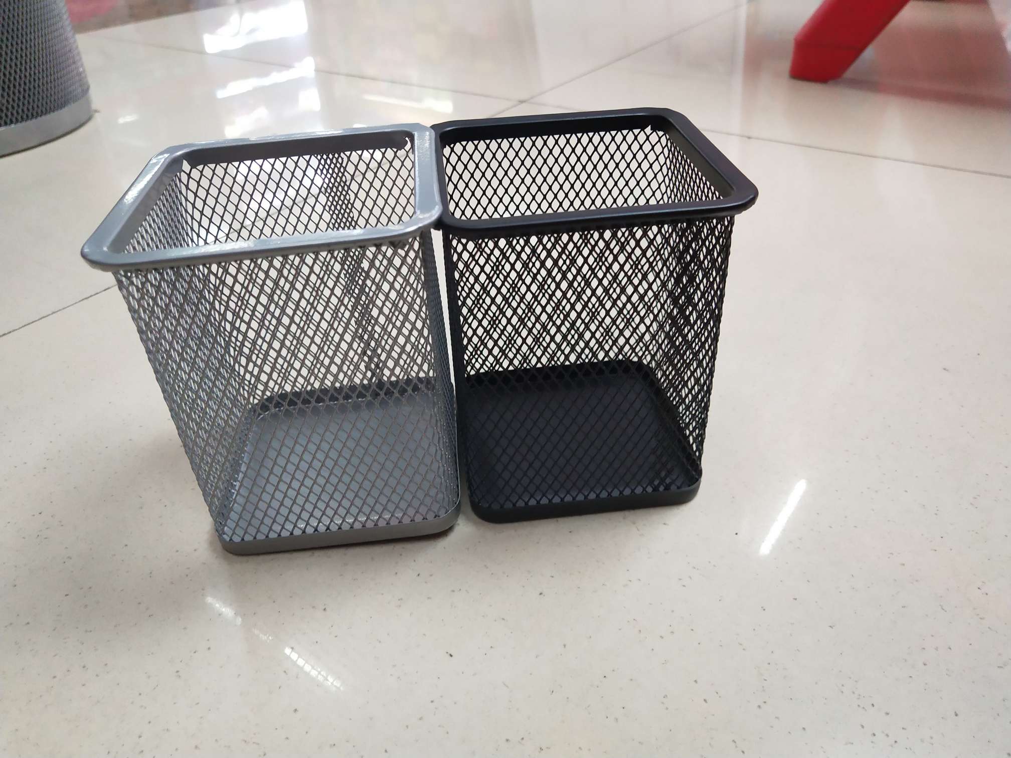 Square pen holder Application Scenario