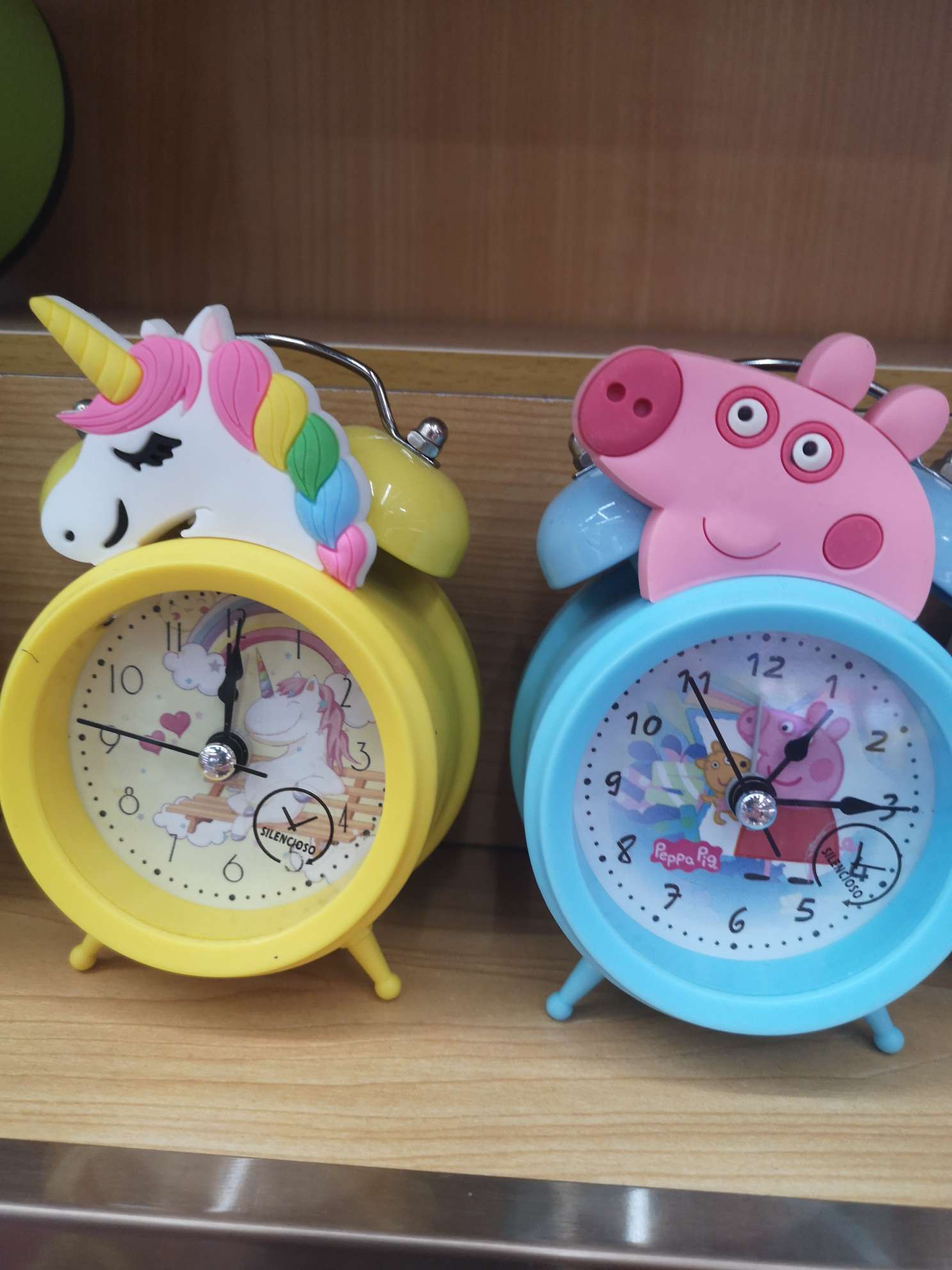 All kinds of cute cartoon alarm clocks