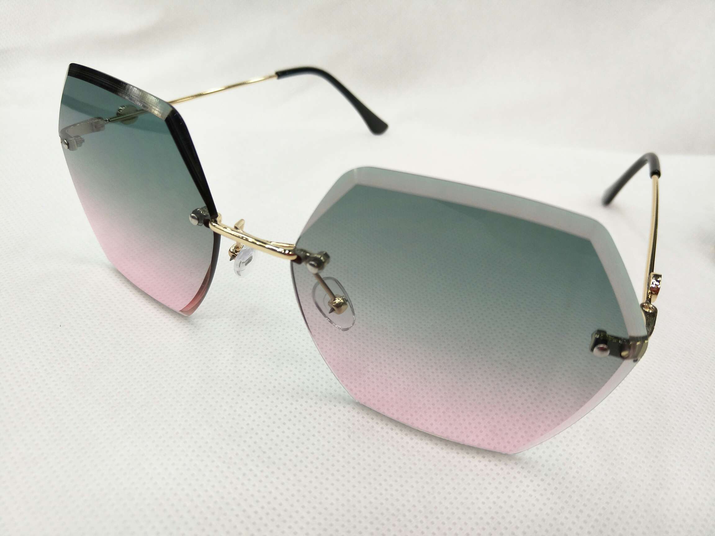 NC613防紫外线渐变色潮流太阳镜2020新款眼镜