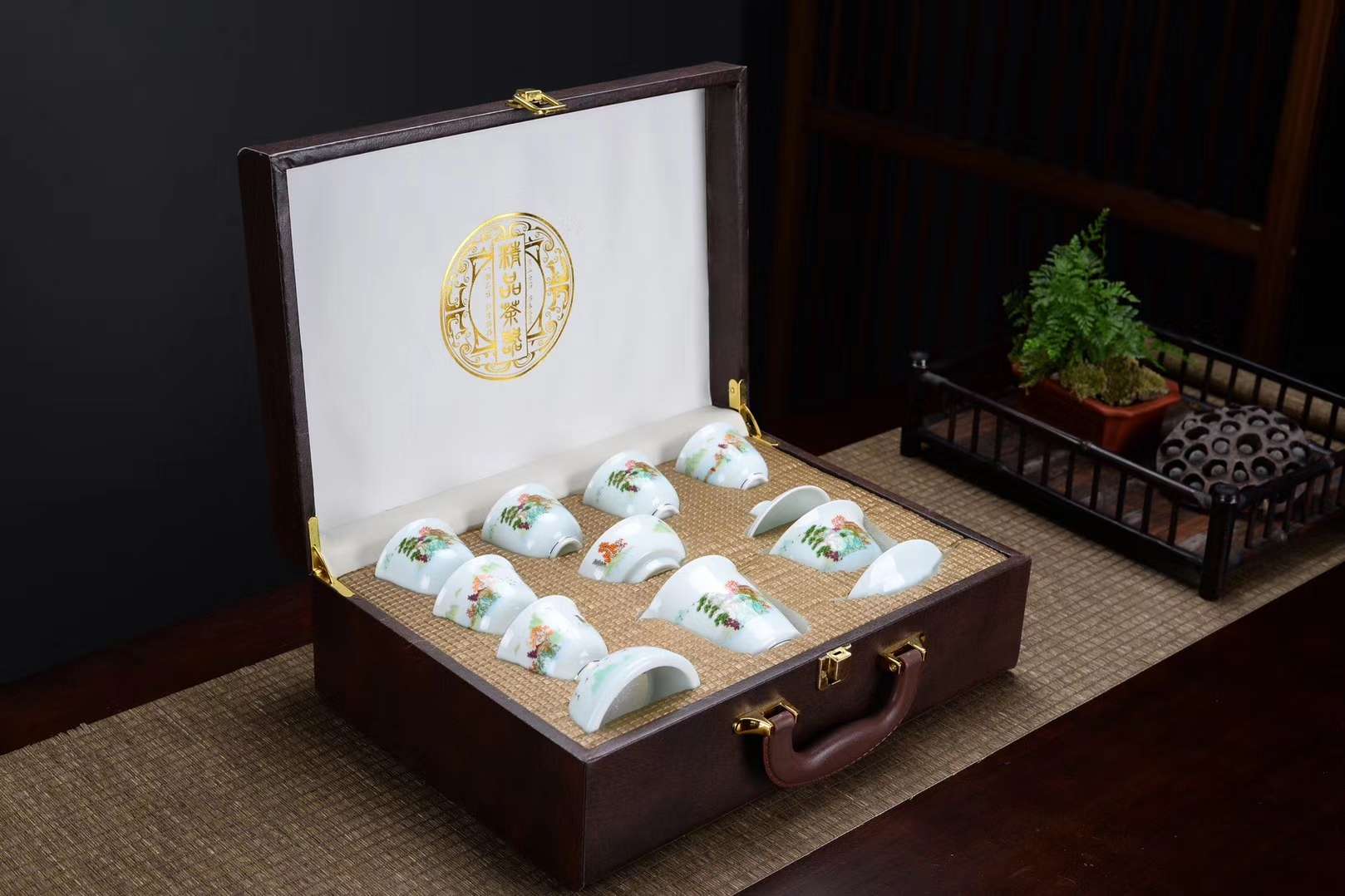 Yiwu's quality Spring River Fishing tea sets