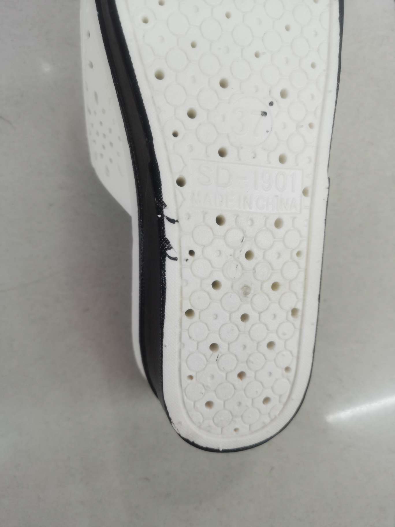 Fashionable anti-slip high-end women's slippers Specification image