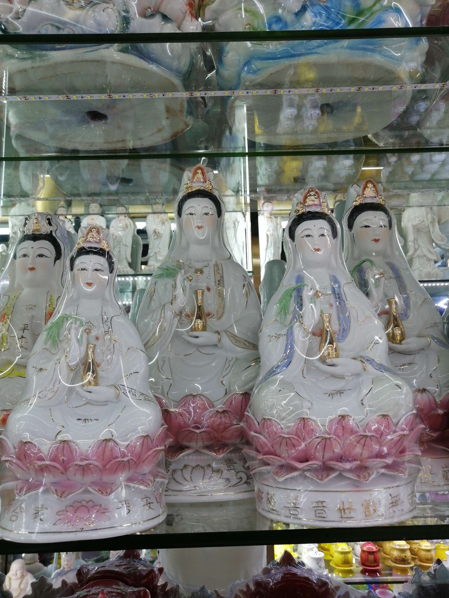 Xiangrui Buddhist Utensils 12-inch Ceramic Buddha Statue 001 Specification image