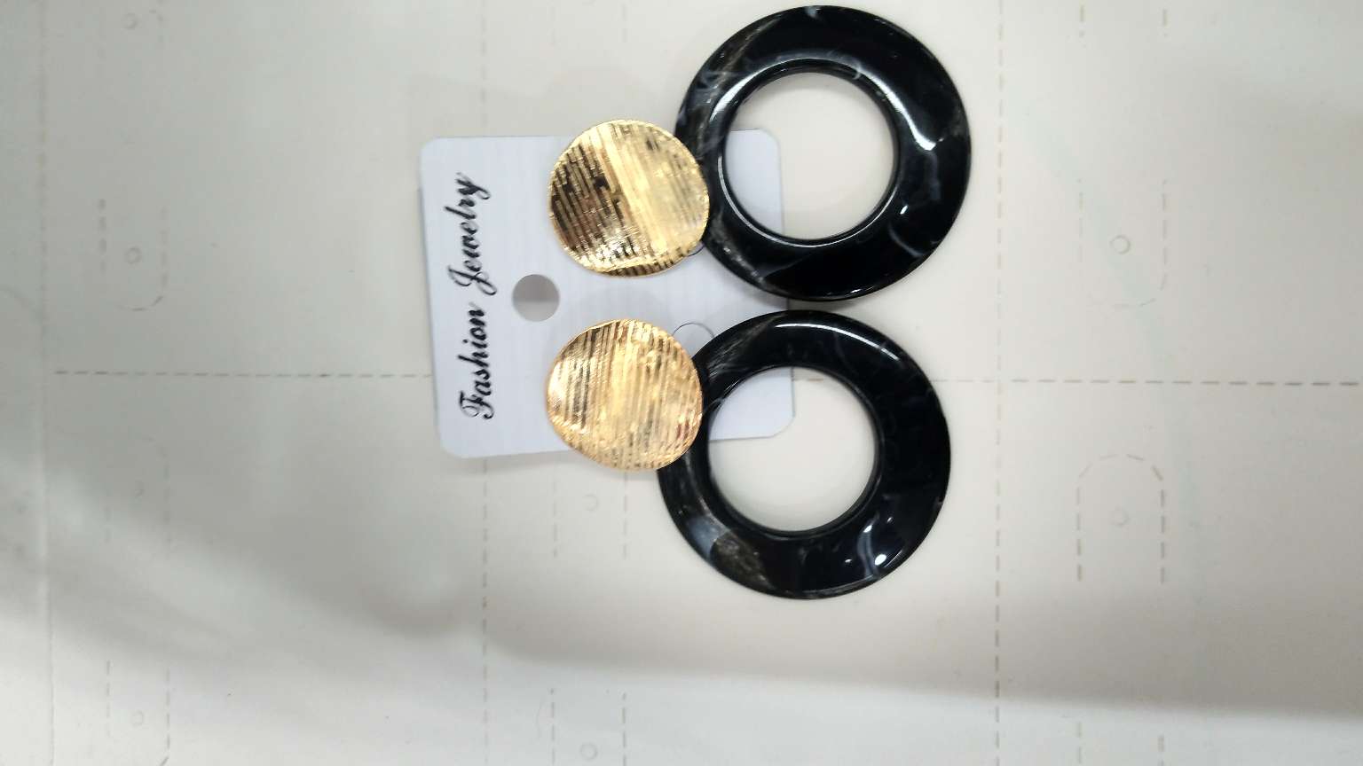 Two-color Acrylic earrings are in fashion thumbnail